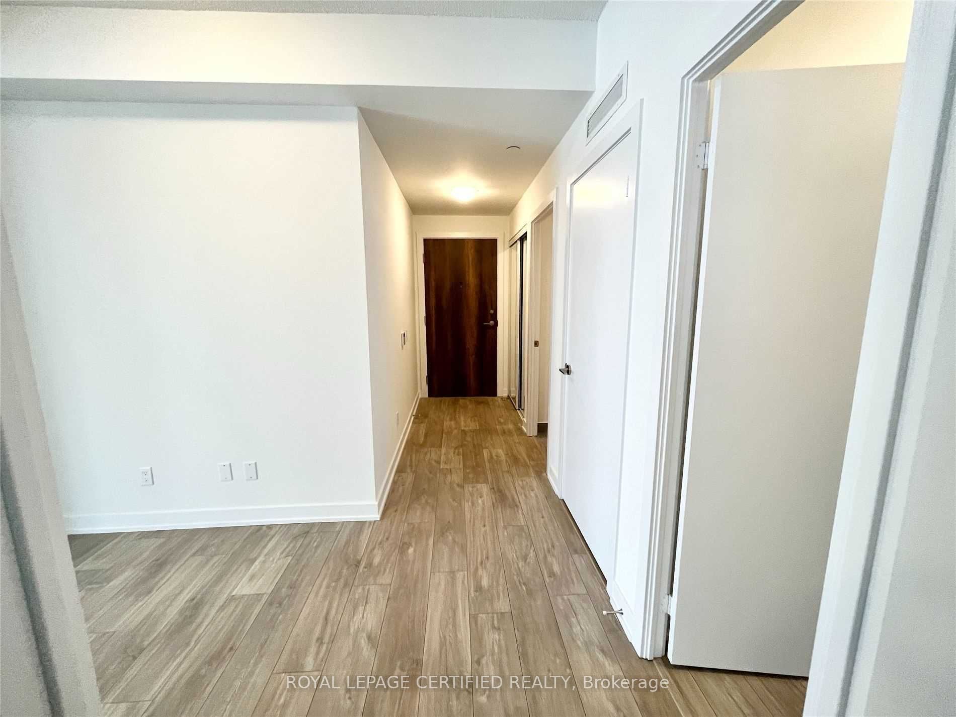 251 Manitoba Street 1015, Toronto, ON M8Y 4G9 photo 2