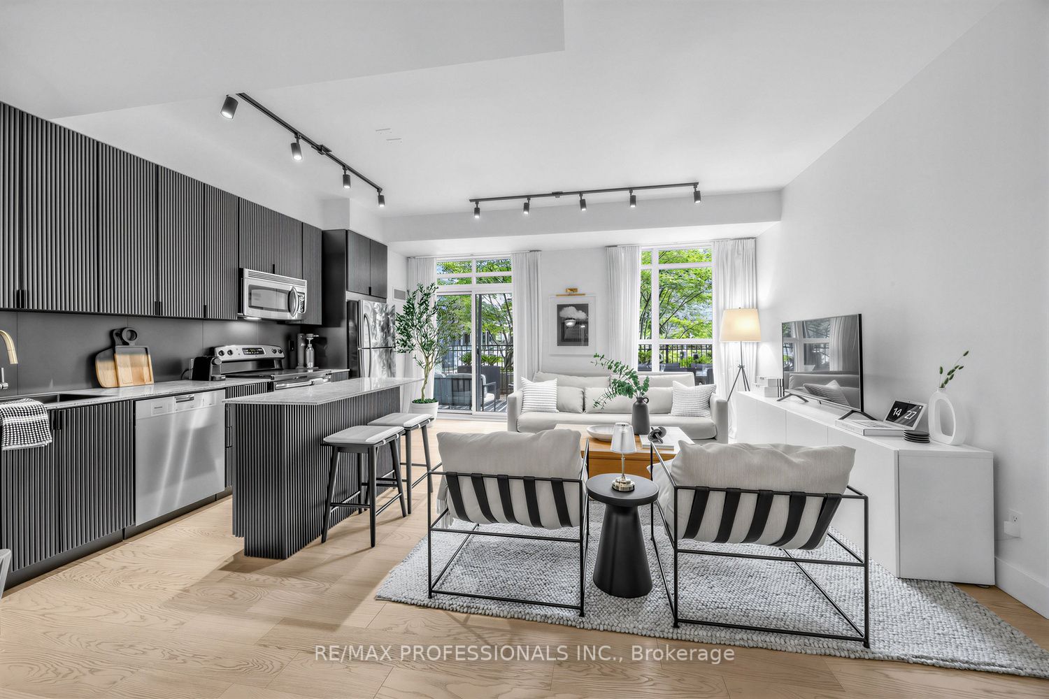 155 Legion Road N 402, Toronto, ON M8Y 0A7