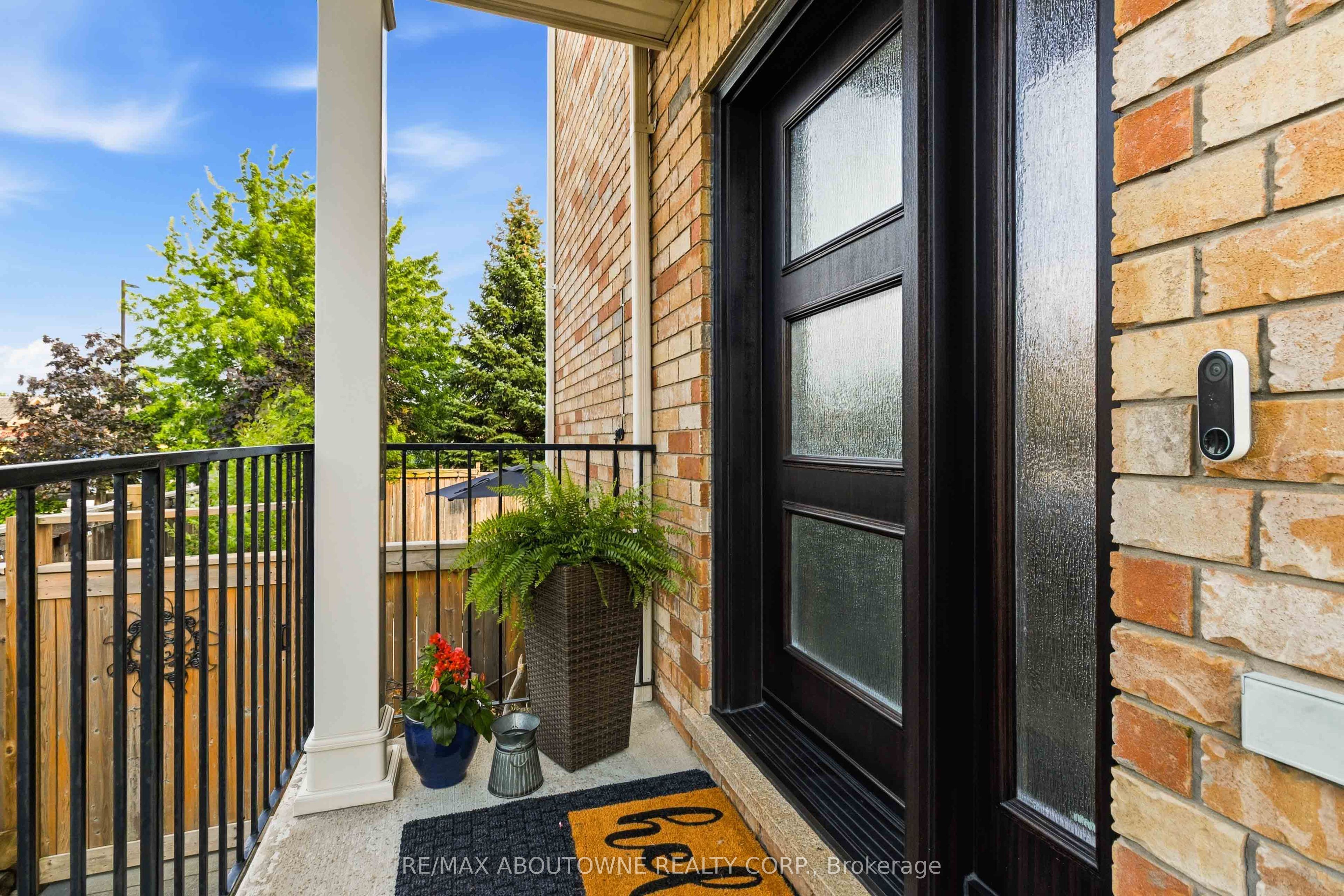 2228 Jillian Lane, Oakville, ON L6M 0G7 photo 2