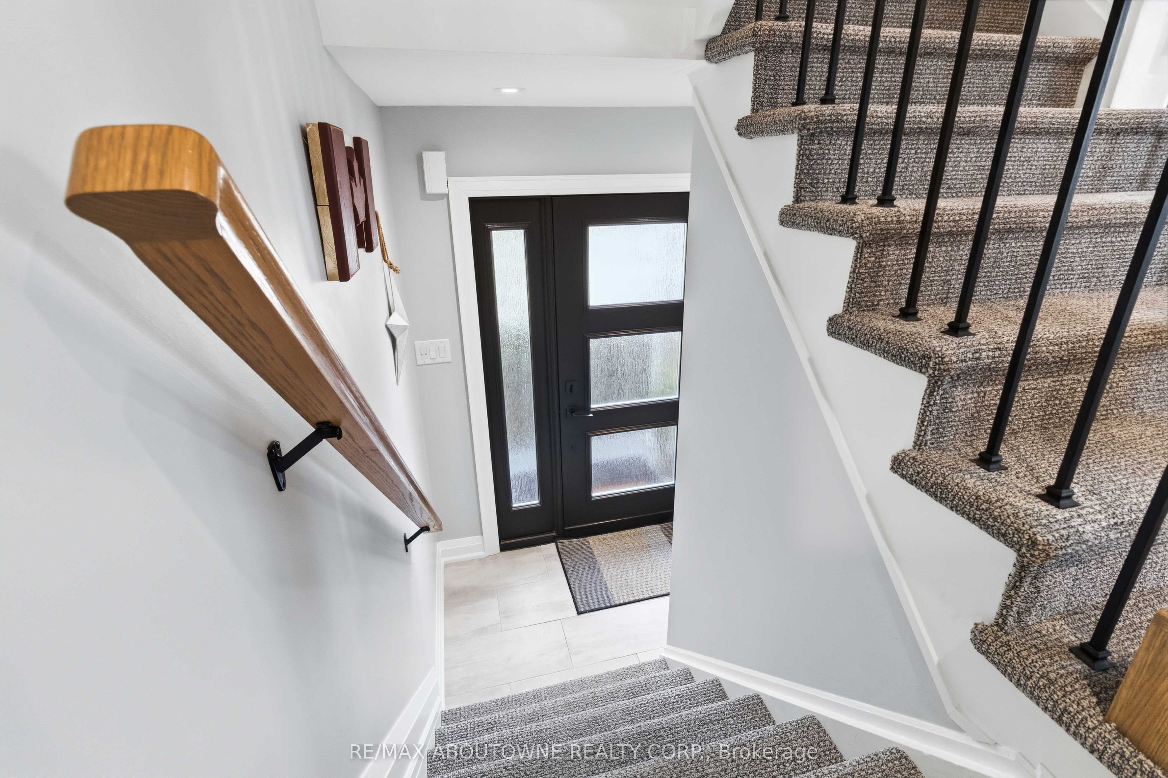 2228 Jillian Lane, Oakville, ON L6M 0G7 photo 3
