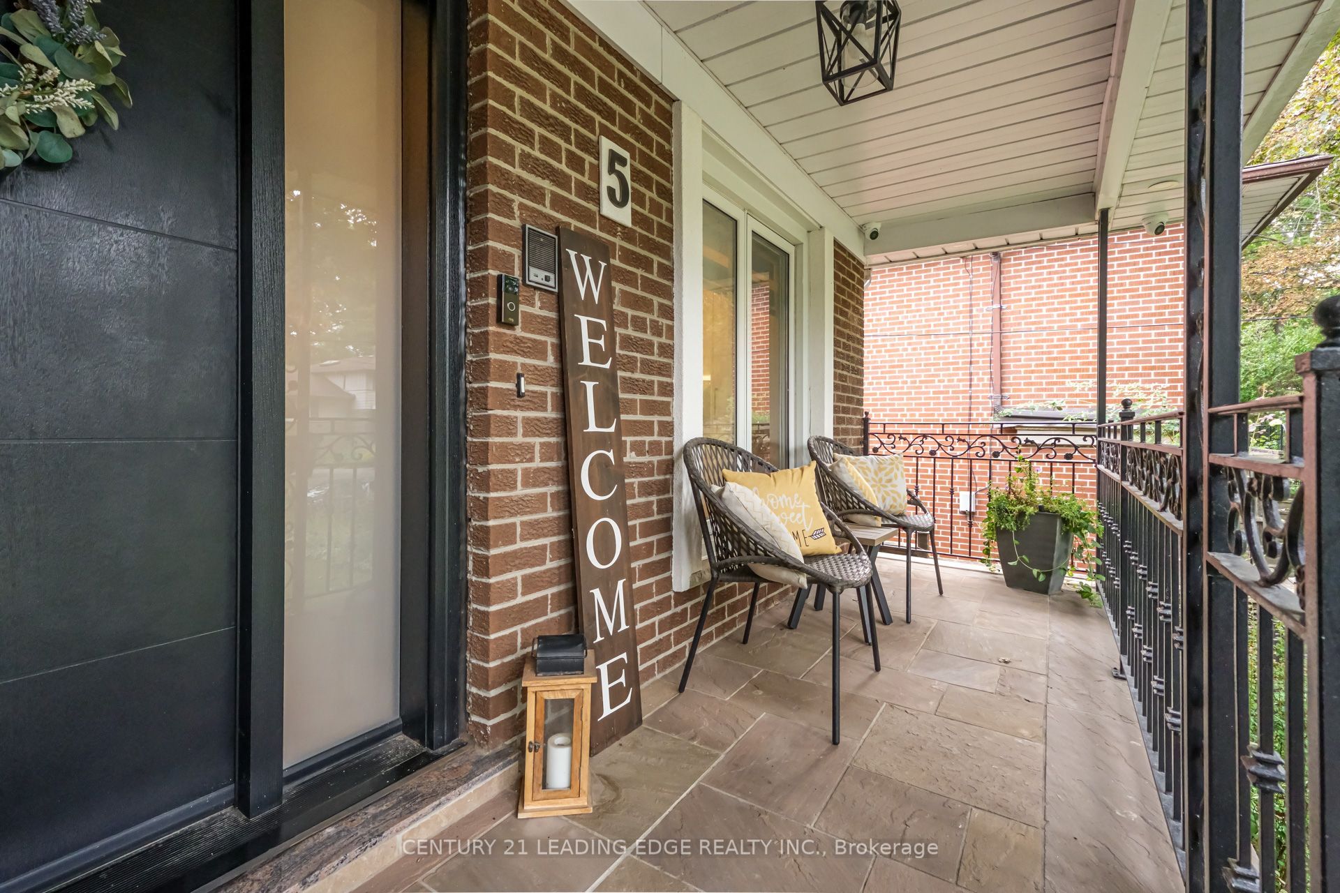 5 Mountbatten Road, Toronto, ON M9P 1Y8 photo 2