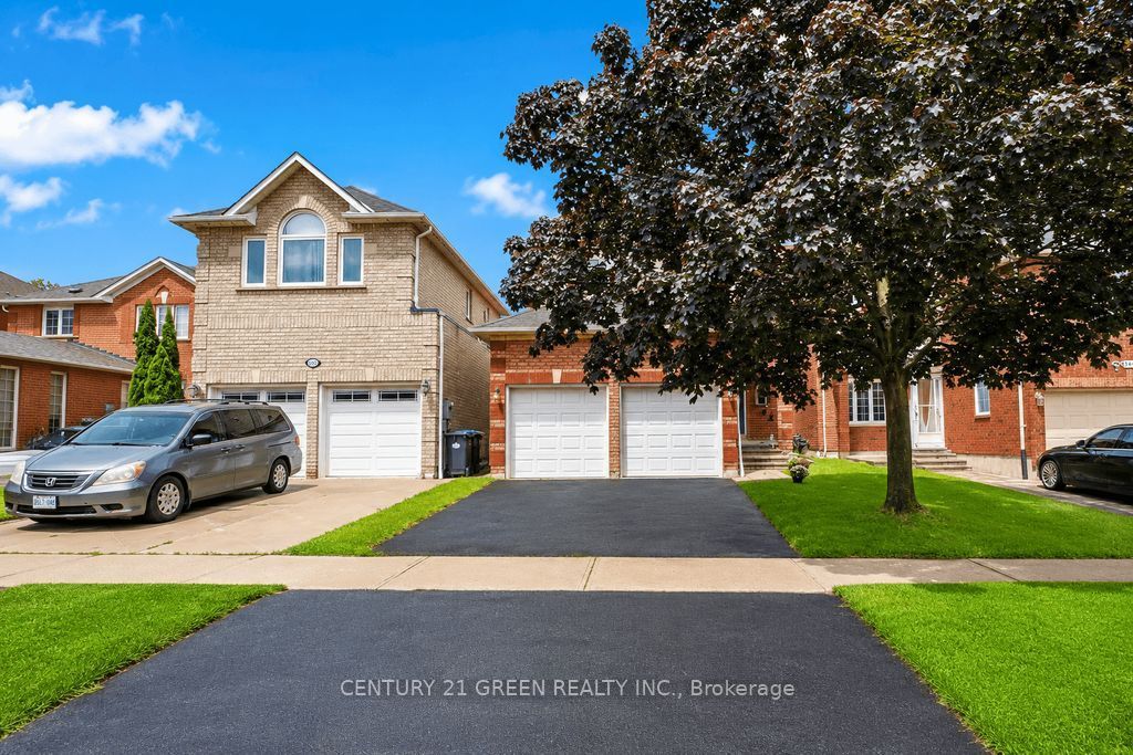 1446 Grossi Street, Mississauga, ON L5V 1T8 photo 2