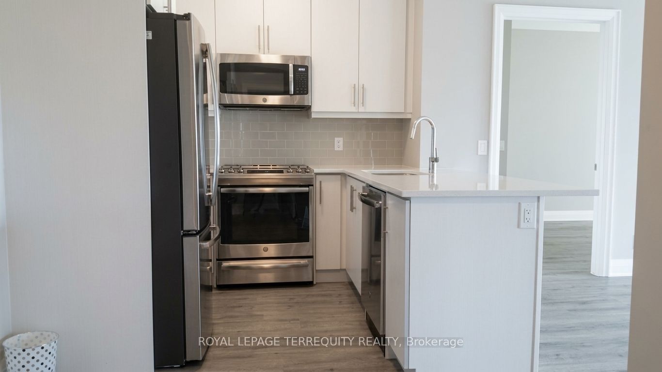 128 Grovewood Common 315, Oakville, ON L6H 0X3 photo 3