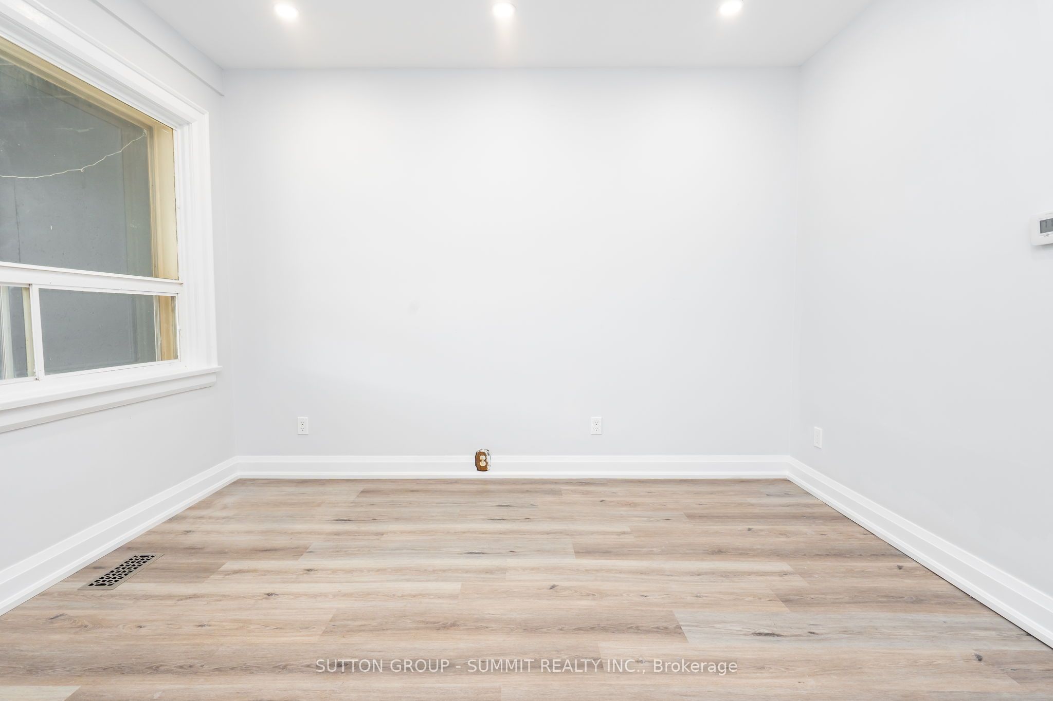 100 ROSETHORN Avenue, Toronto, ON M6N 3L1 photo 4