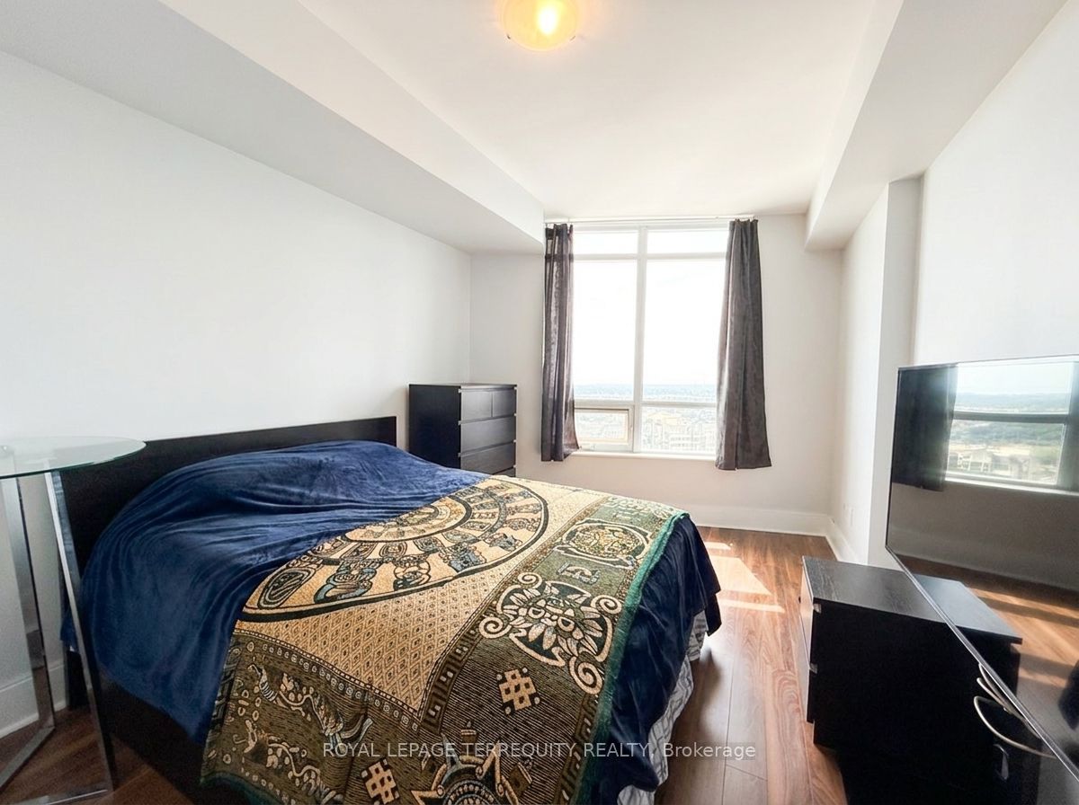 330 Burnhamthorpe Road W 2810, Mississauga, ON L5B 0E1 photo 4