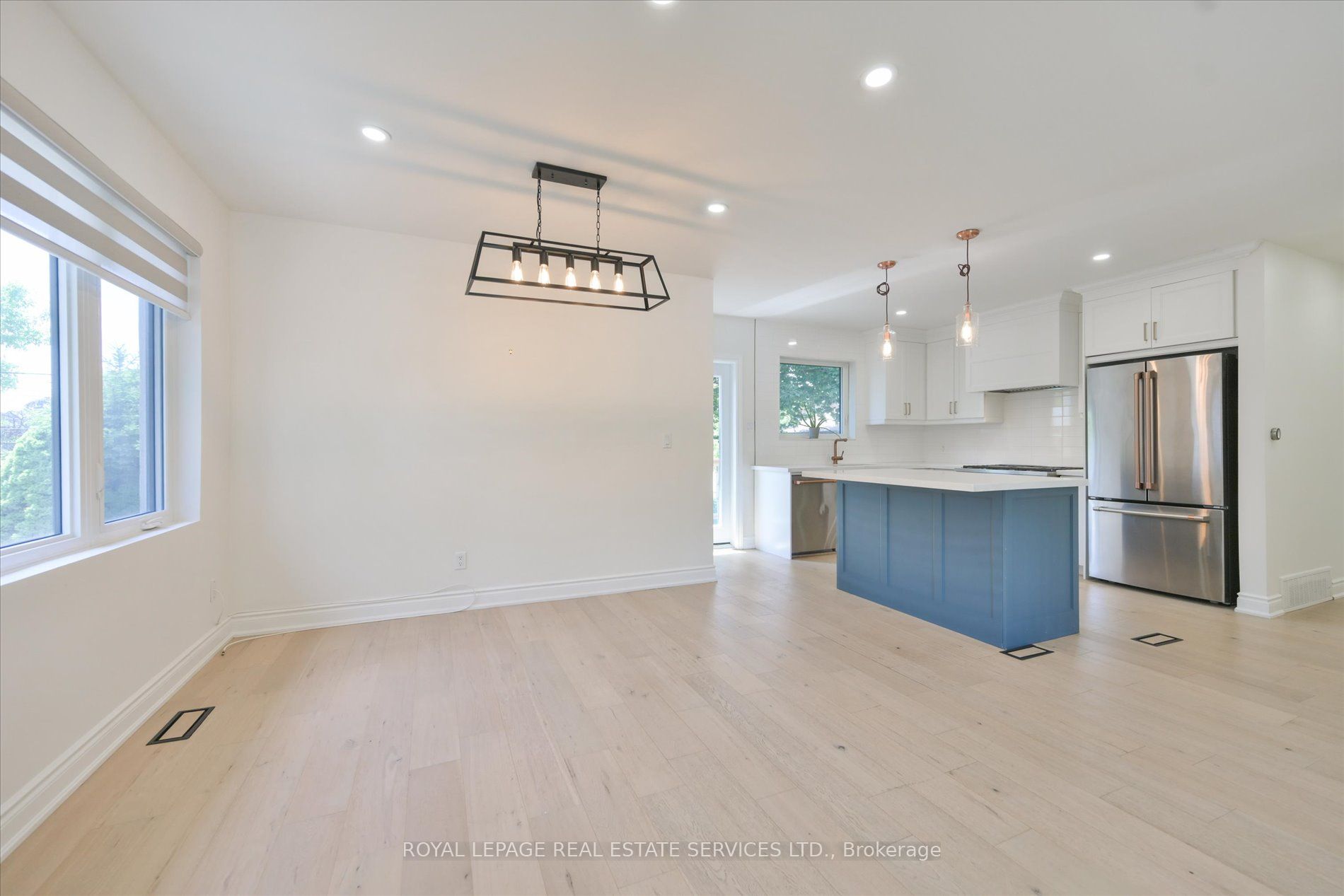 18 Celestine Drive, Toronto, ON M9R 3N1 photo 2