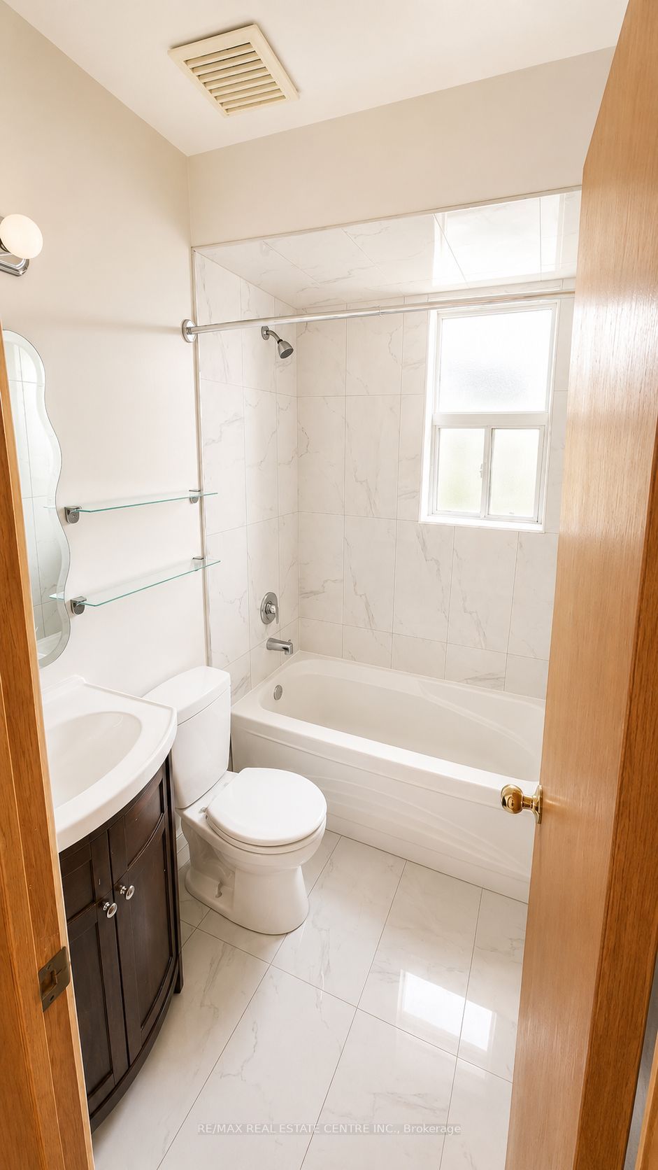 908 Ossington Avenue Upper, Toronto, ON M6G 3V1 photo 4