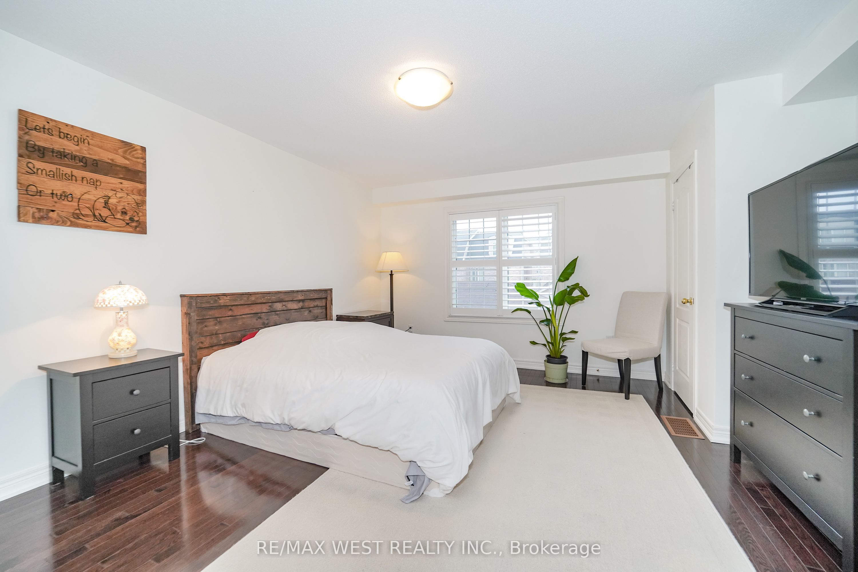 221 Isaac Devins Boulevard, Toronto, ON M9M 0B6 photo 5