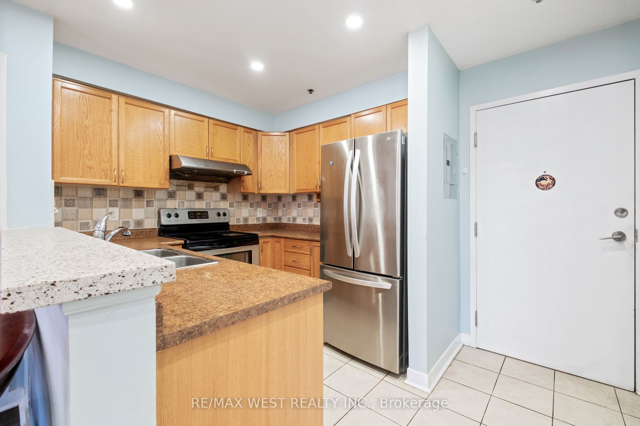 4 Dayspring Circle 208, Brampton, ON L6P 2Z5 photo 4