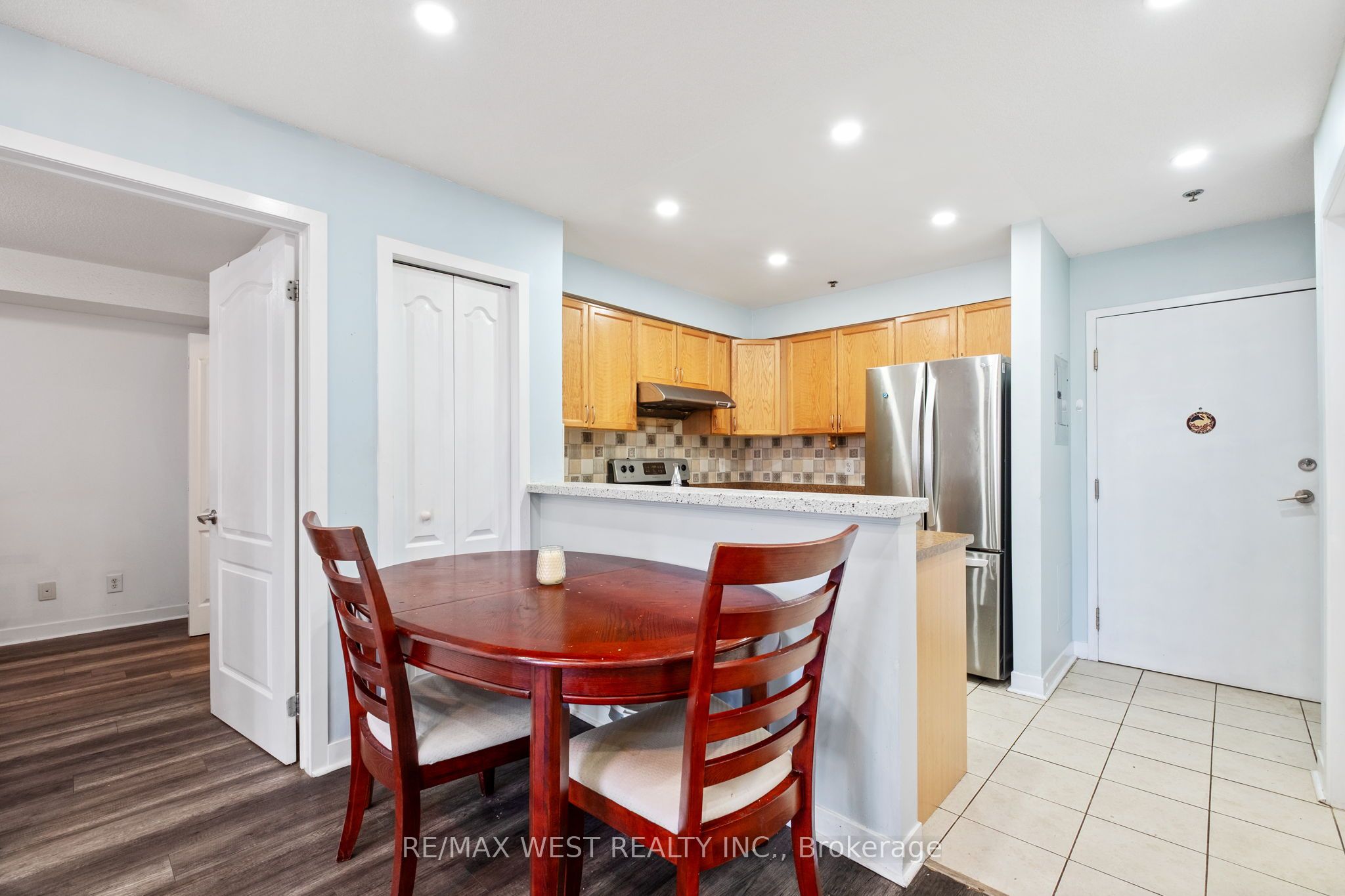4 Dayspring Circle 208, Brampton, ON L6P 2Z5 photo 5