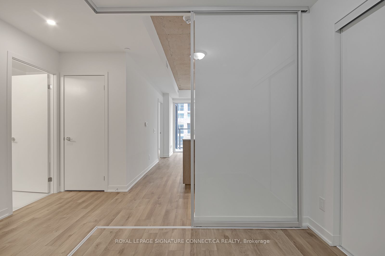 1808 St Clair Avenue 410, Toronto, ON M6N 0C1 photo 3