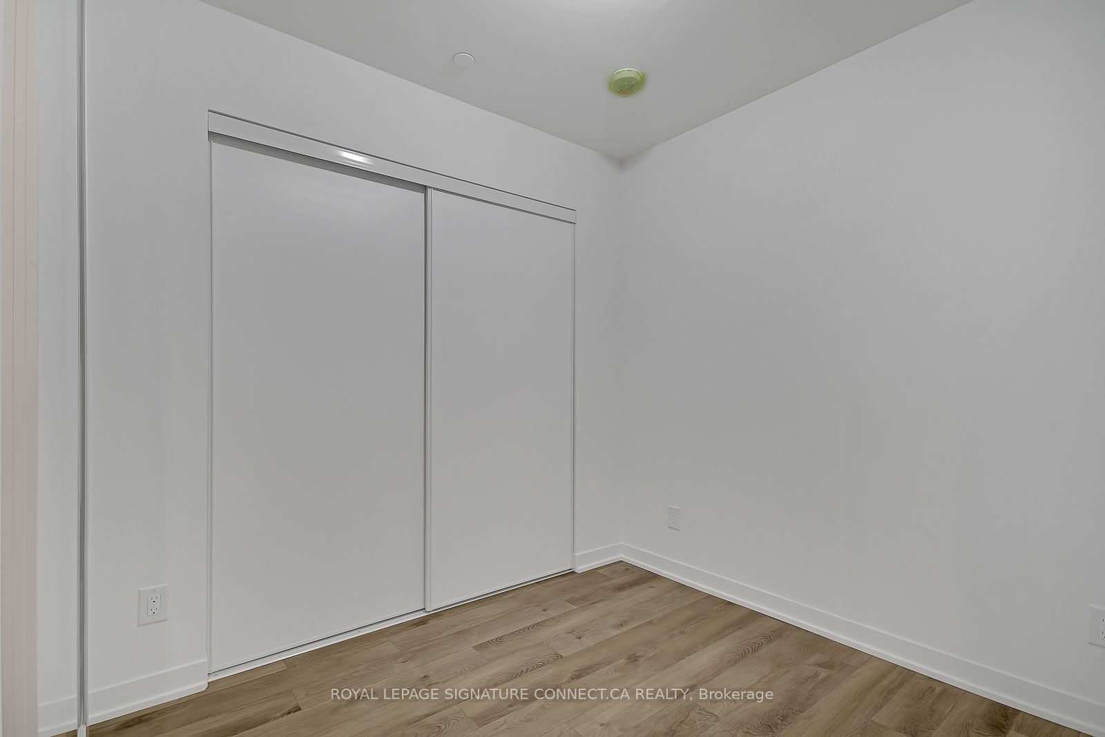 1808 St Clair Avenue 410, Toronto, ON M6N 0C1 photo 5