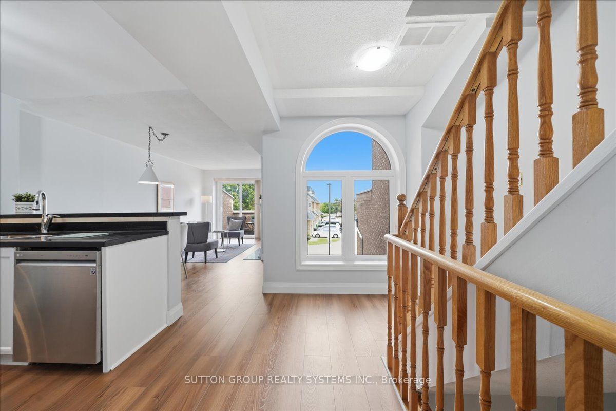 60 Barondale Drive 255, Mississauga, ON L4Z 3N8 photo 2