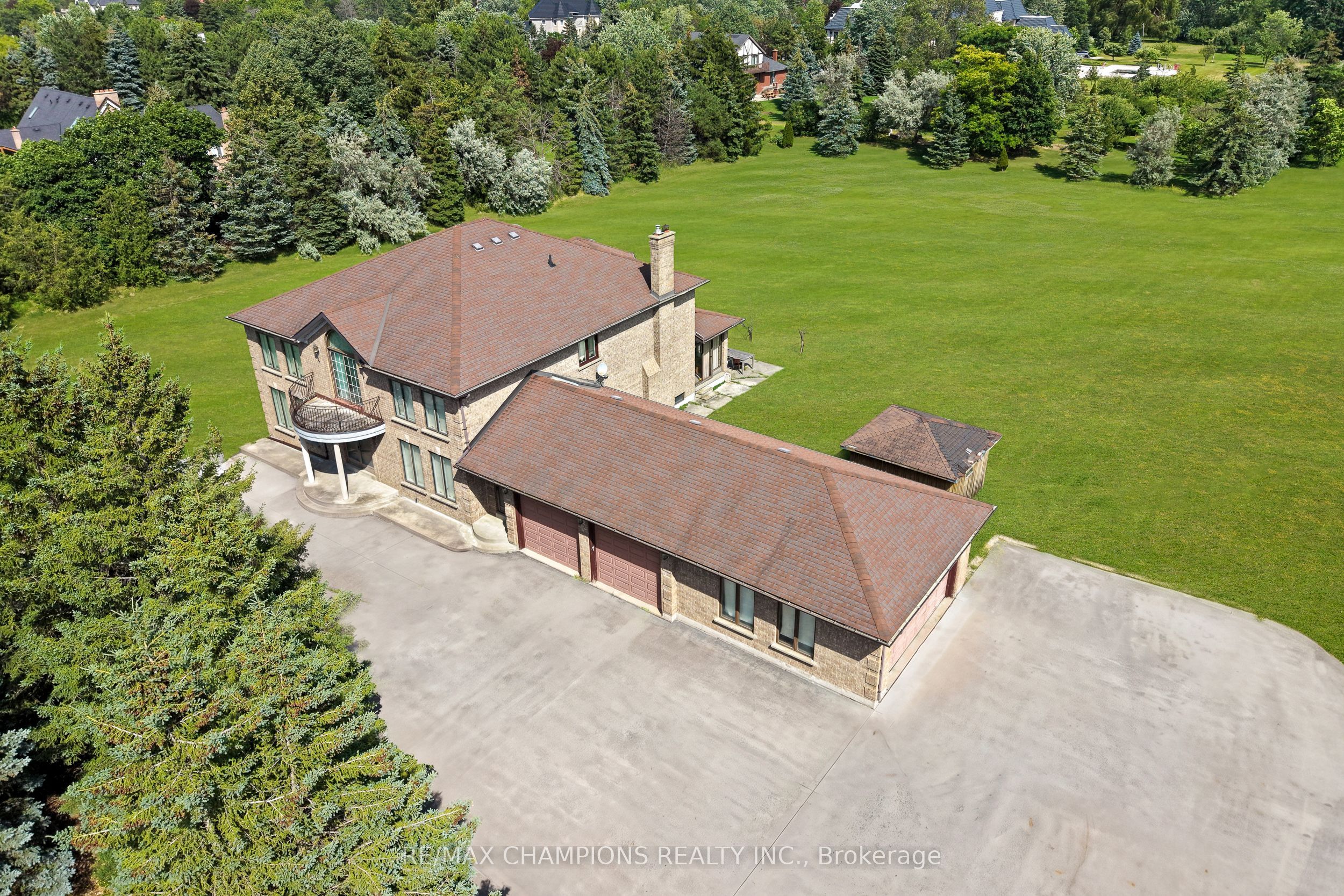 4047 Countryside Drive, Brampton, ON L6P 0T4 photo 3