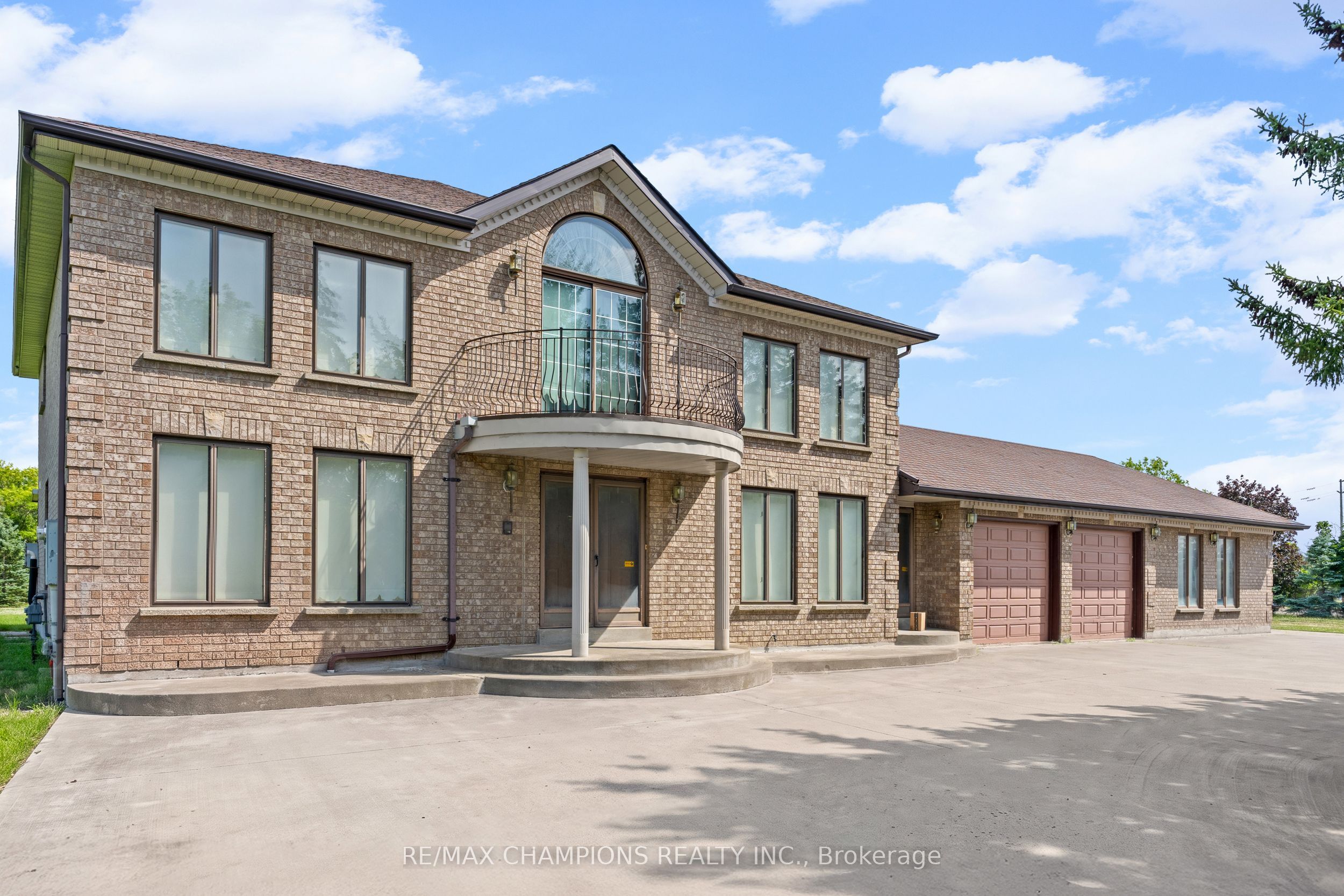 4047 Countryside Drive, Brampton, ON L6P 0T4 photo 4