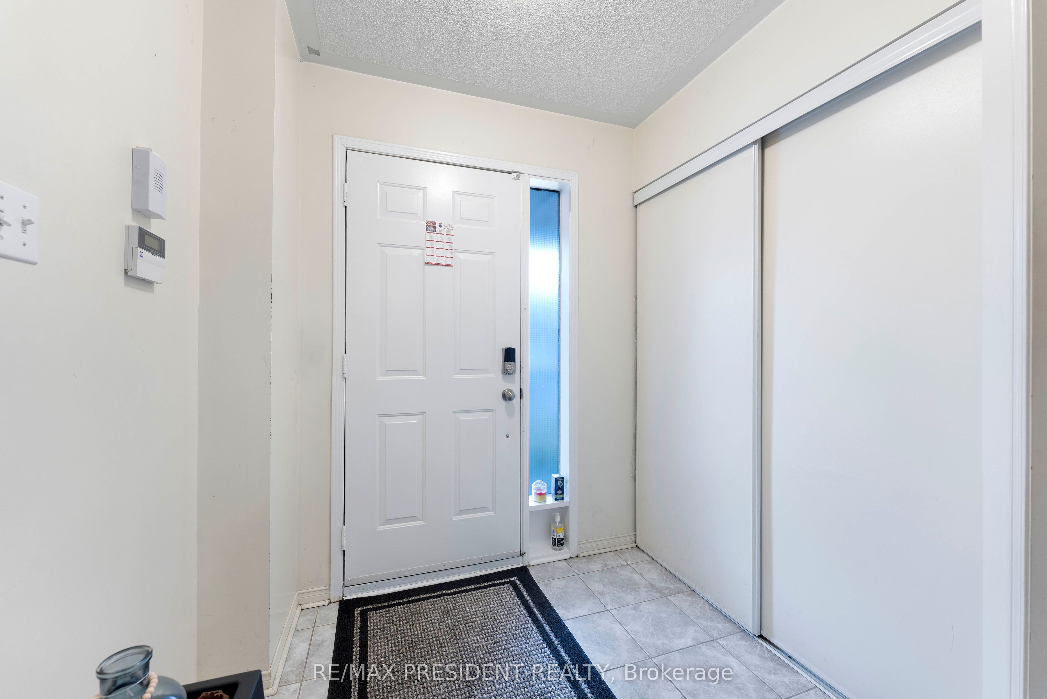 26 Mattari Court, Toronto, ON M9W 7C6 photo 4