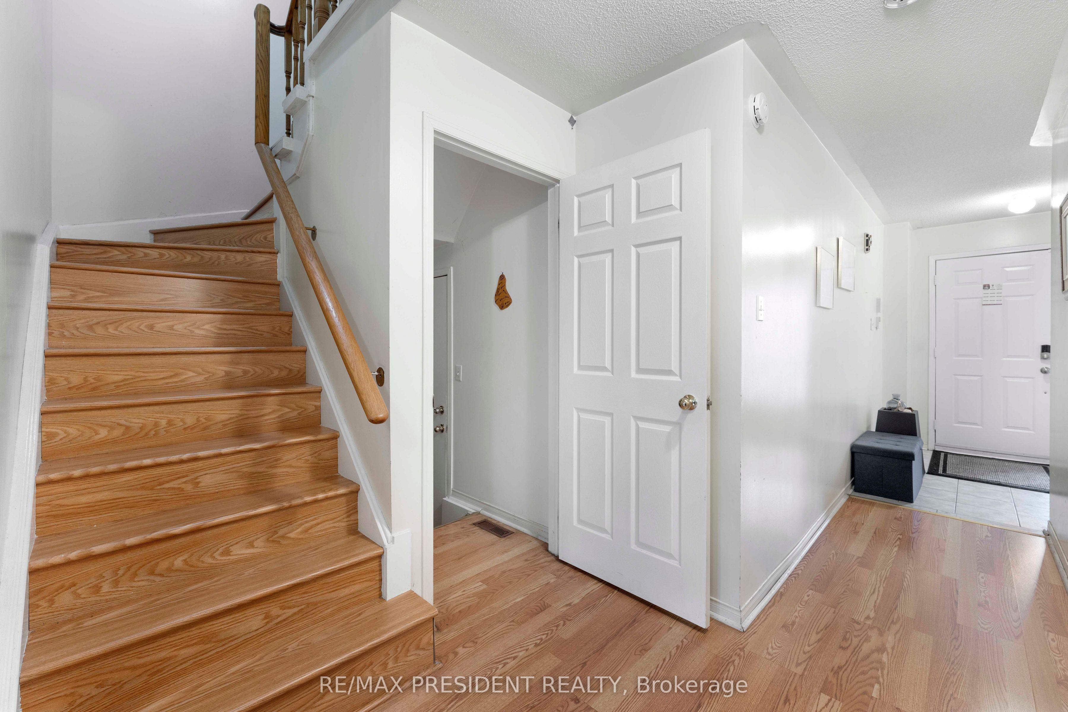 26 Mattari Court, Toronto, ON M9W 7C6 photo 5