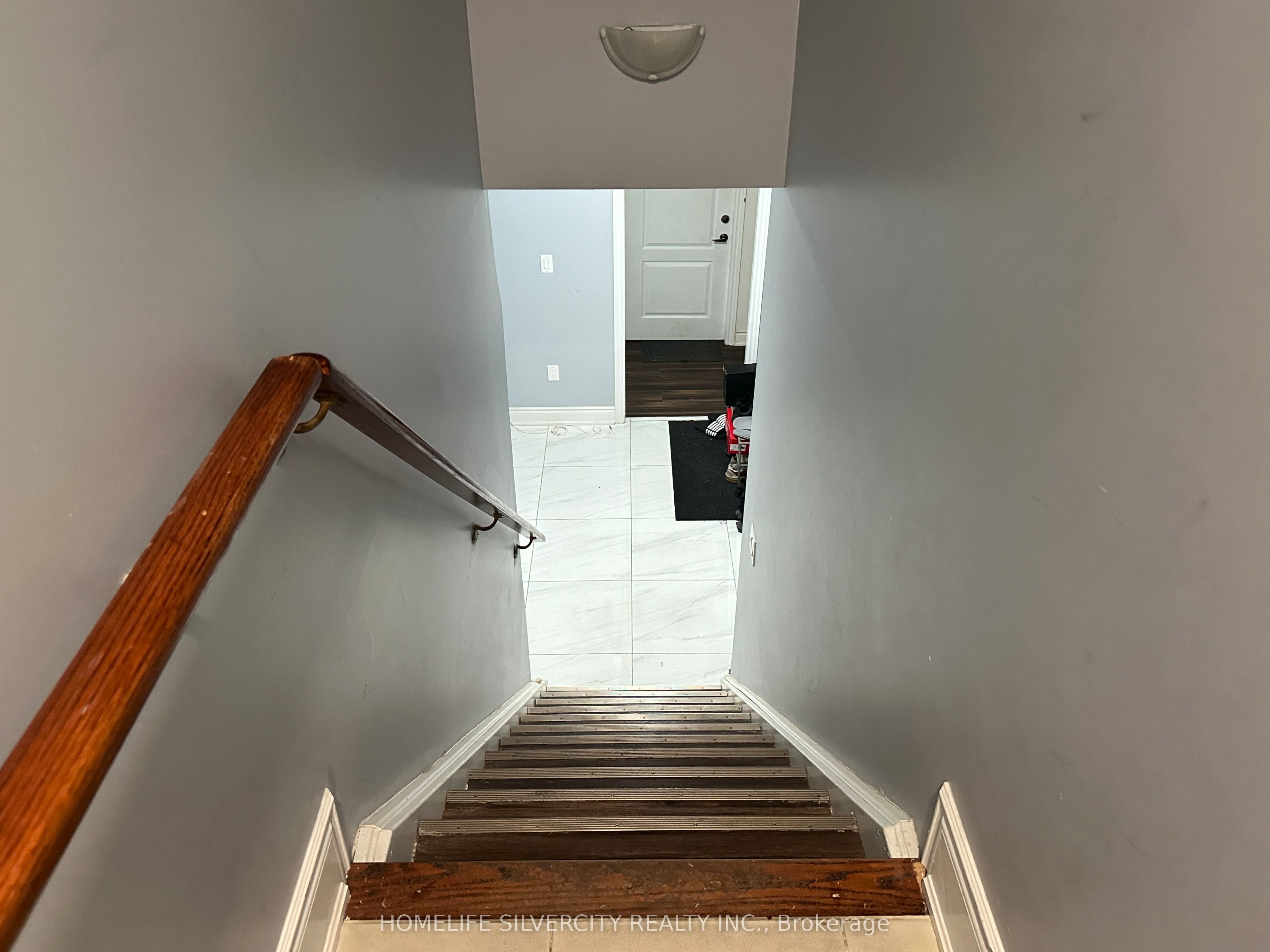 2 Tomahawk Court 2, Brampton, ON L6P 0V2 photo 4