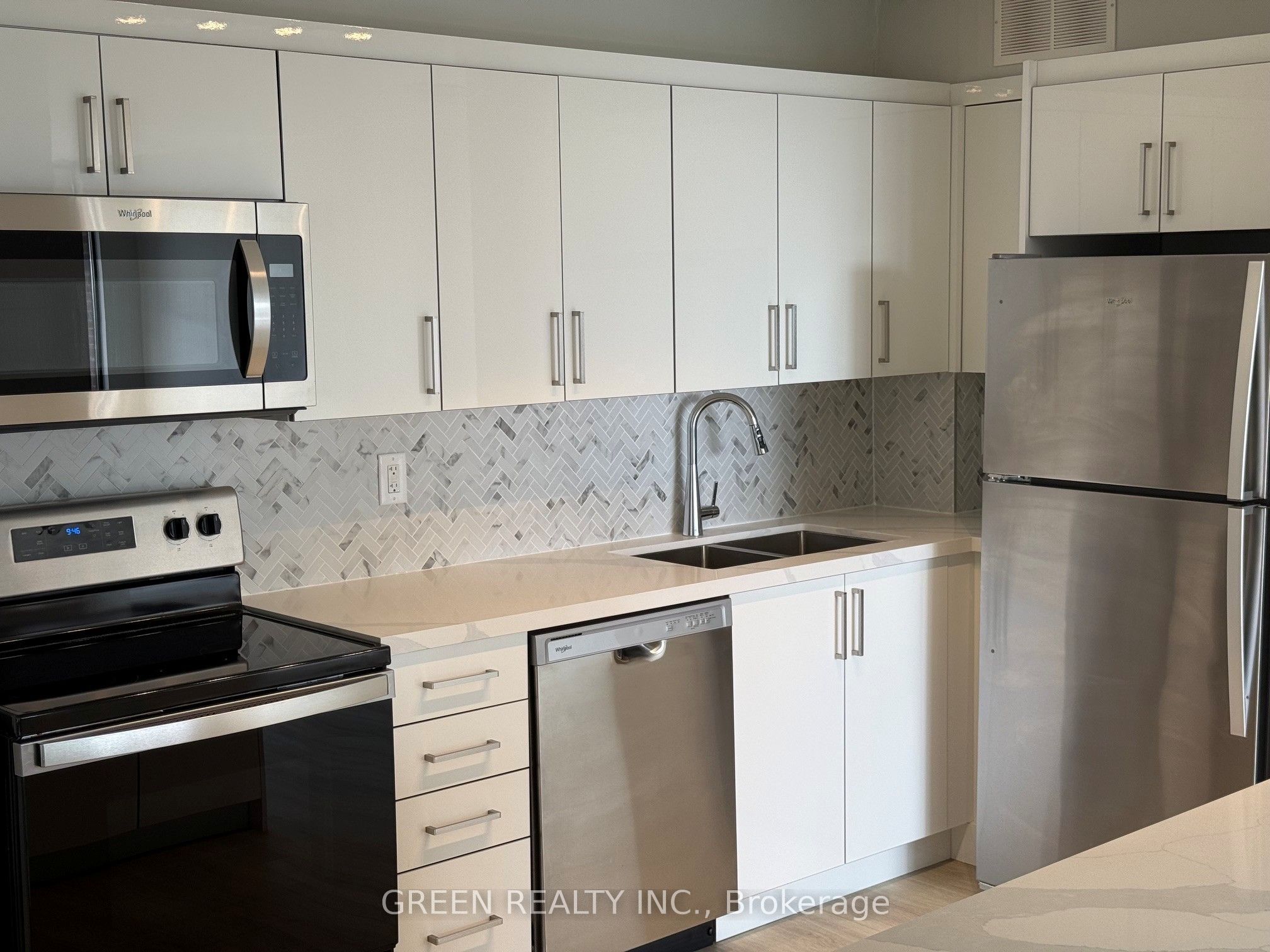 2220 Marine Drive 908, Oakville, ON L6L 1C1 photo 2