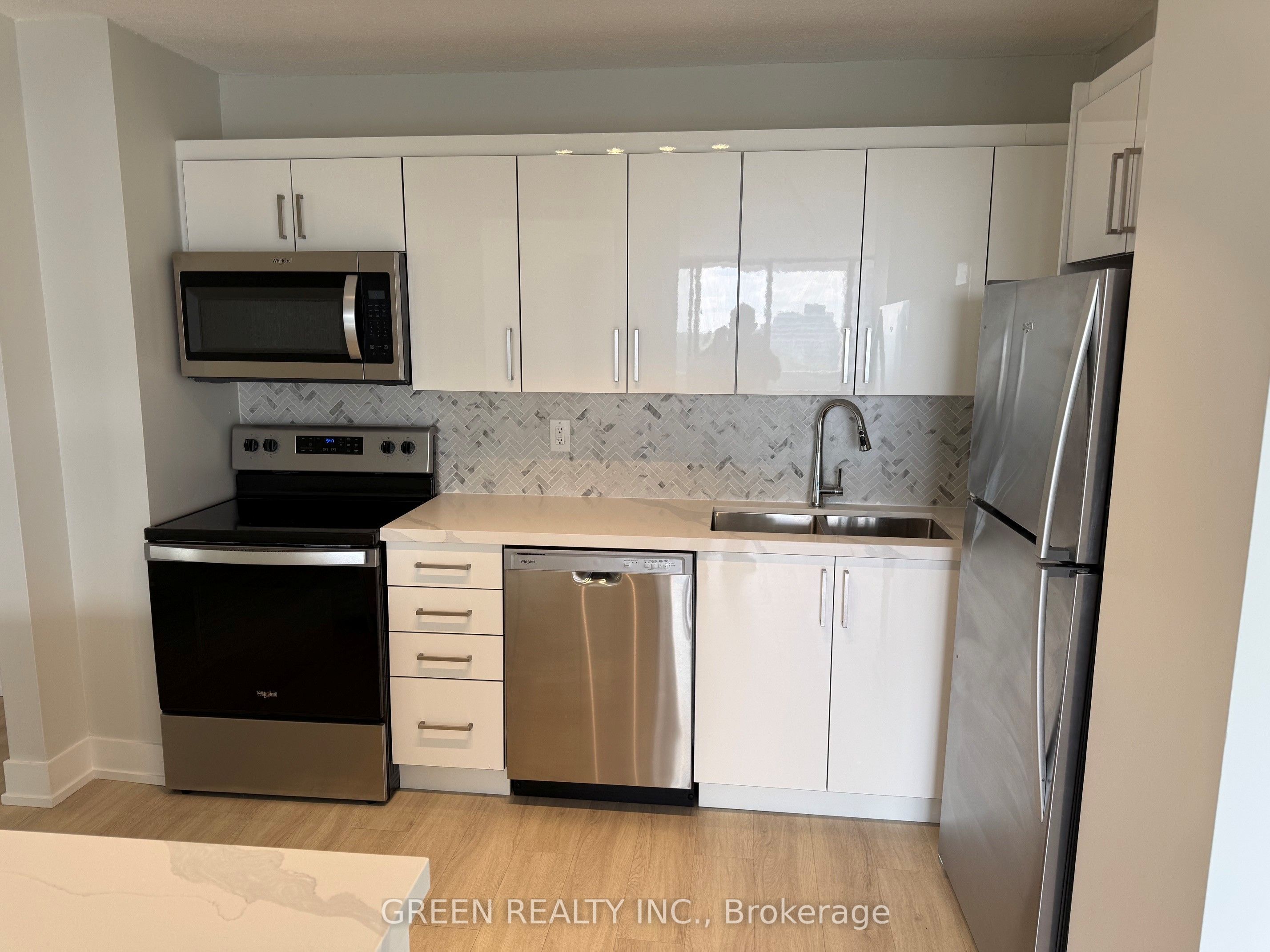 2220 Marine Drive 908, Oakville, ON L6L 1C1 photo 3