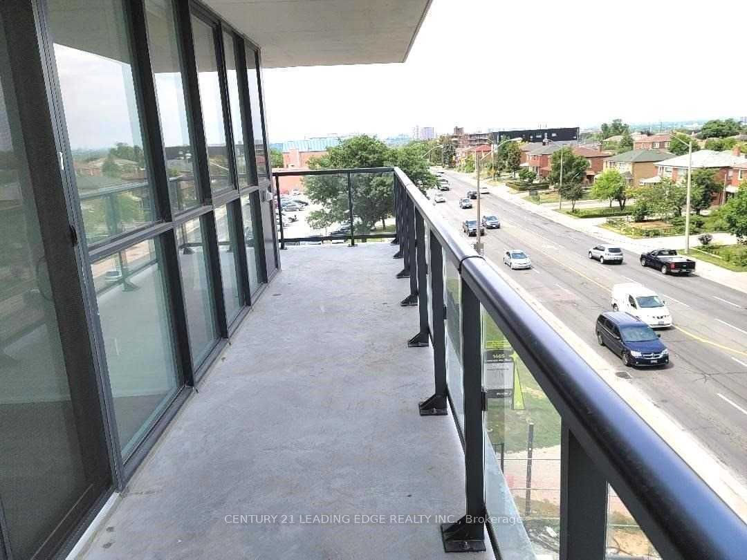 1461 Lawrence Avenue W 302, Toronto, ON M6L 1A9 photo 5