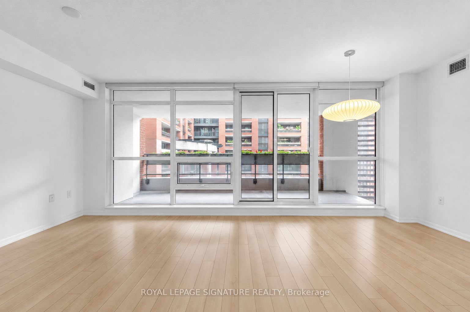 830 Lawrence Avenue W 331, Toronto, ON M6A 0B6 photo 2