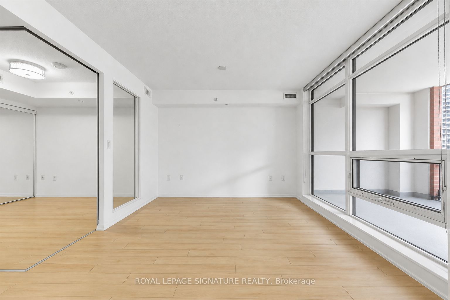 830 Lawrence Avenue W 331, Toronto, ON M6A 0B6 photo 4