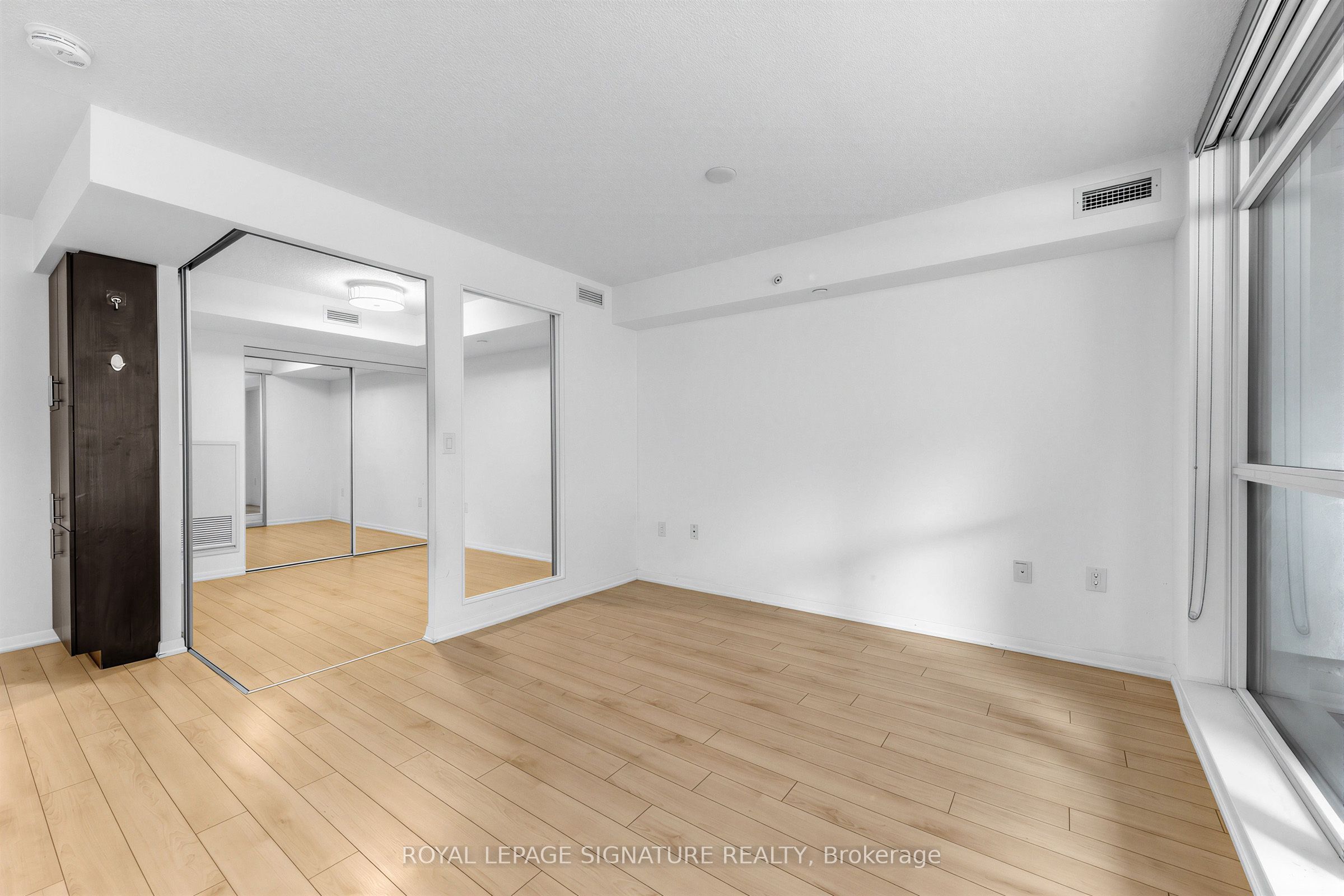 830 Lawrence Avenue W 331, Toronto, ON M6A 0B6 photo 5