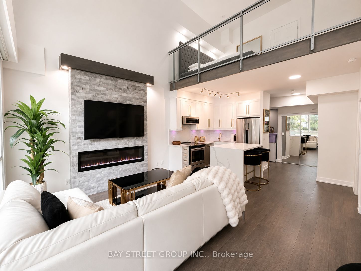 223 Webb Drive 609, Mississauga, ON L5B 0E1 photo 2