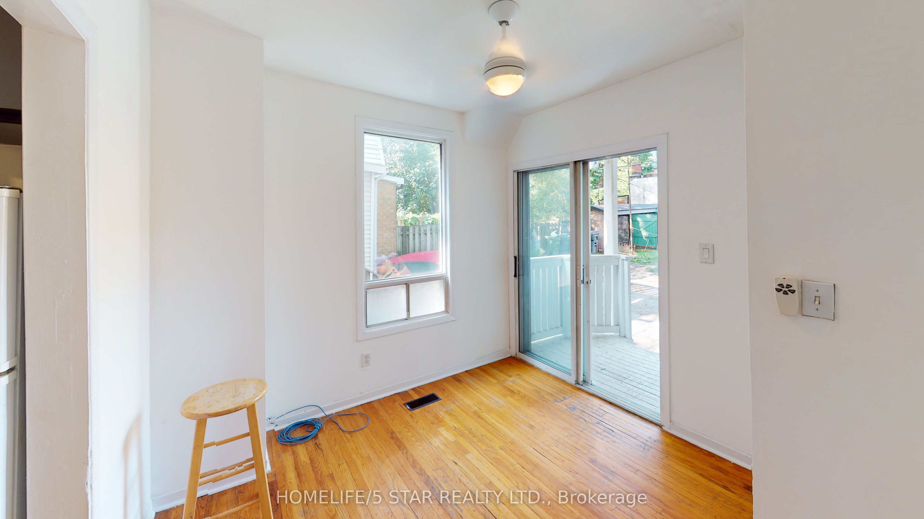 285 Salem Avenue Apt 1, Toronto, ON M6H 3C8 photo 5