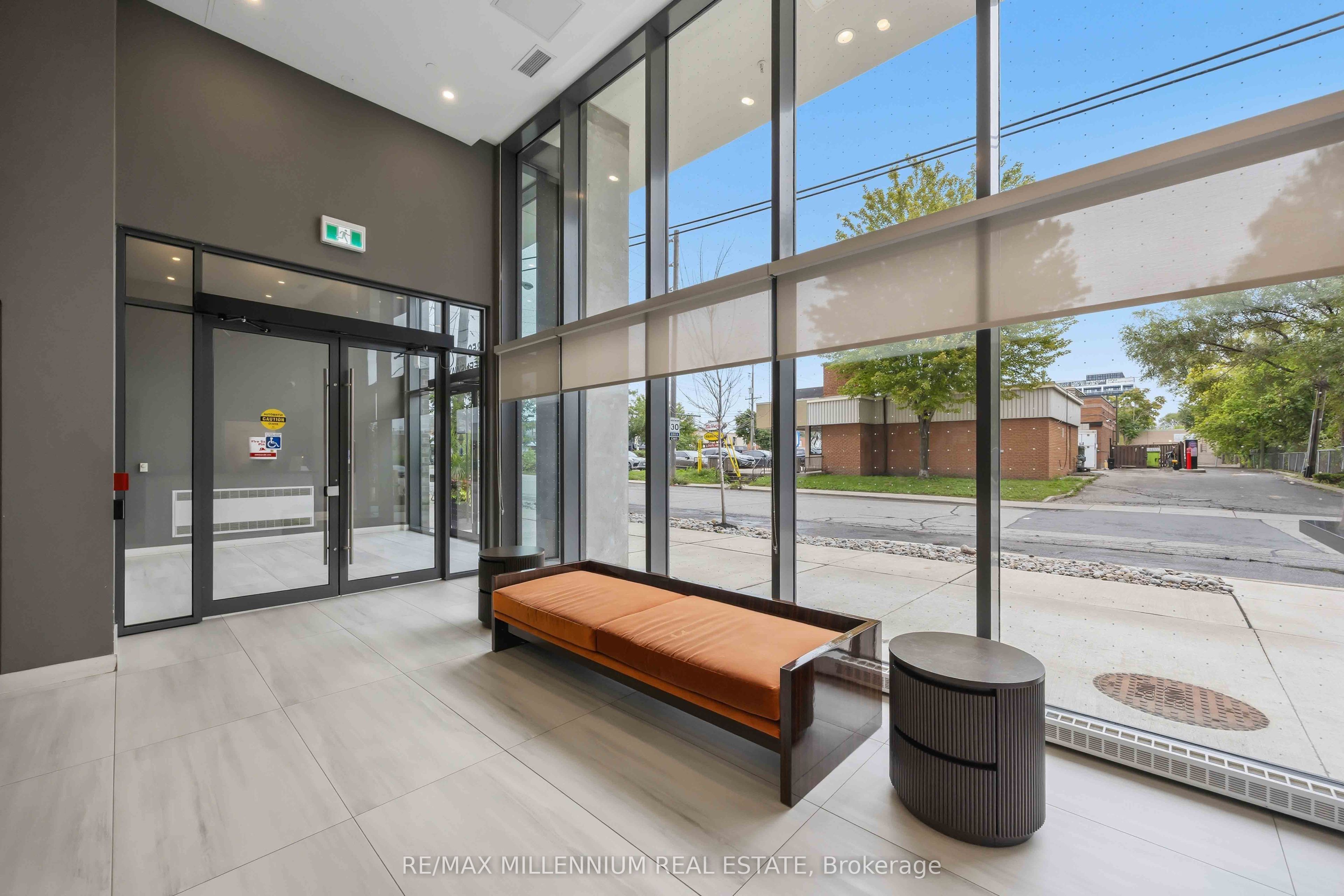 859 The Queensway 217, Toronto, ON M8Z 1N8 photo 3