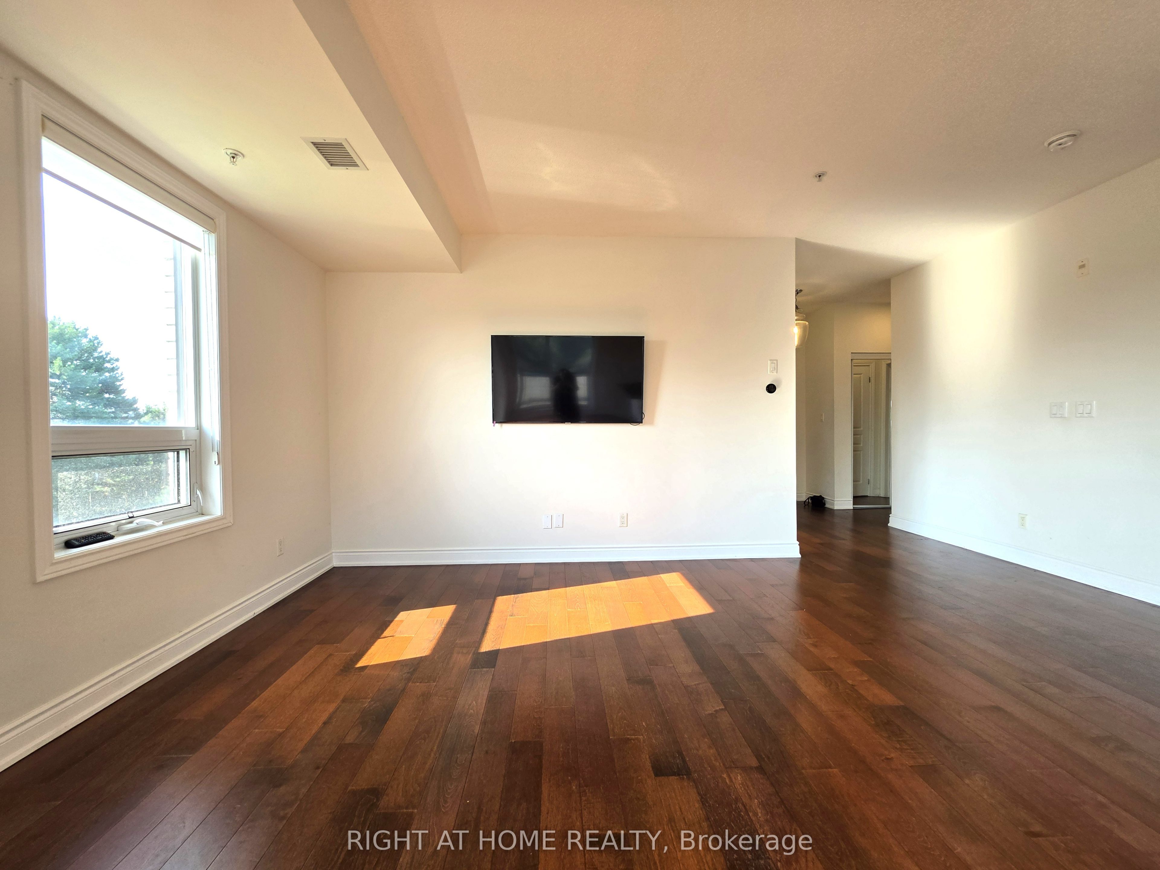 3170 Erin Mills Parkway 236, Mississauga, ON L5L 0B6 photo 2
