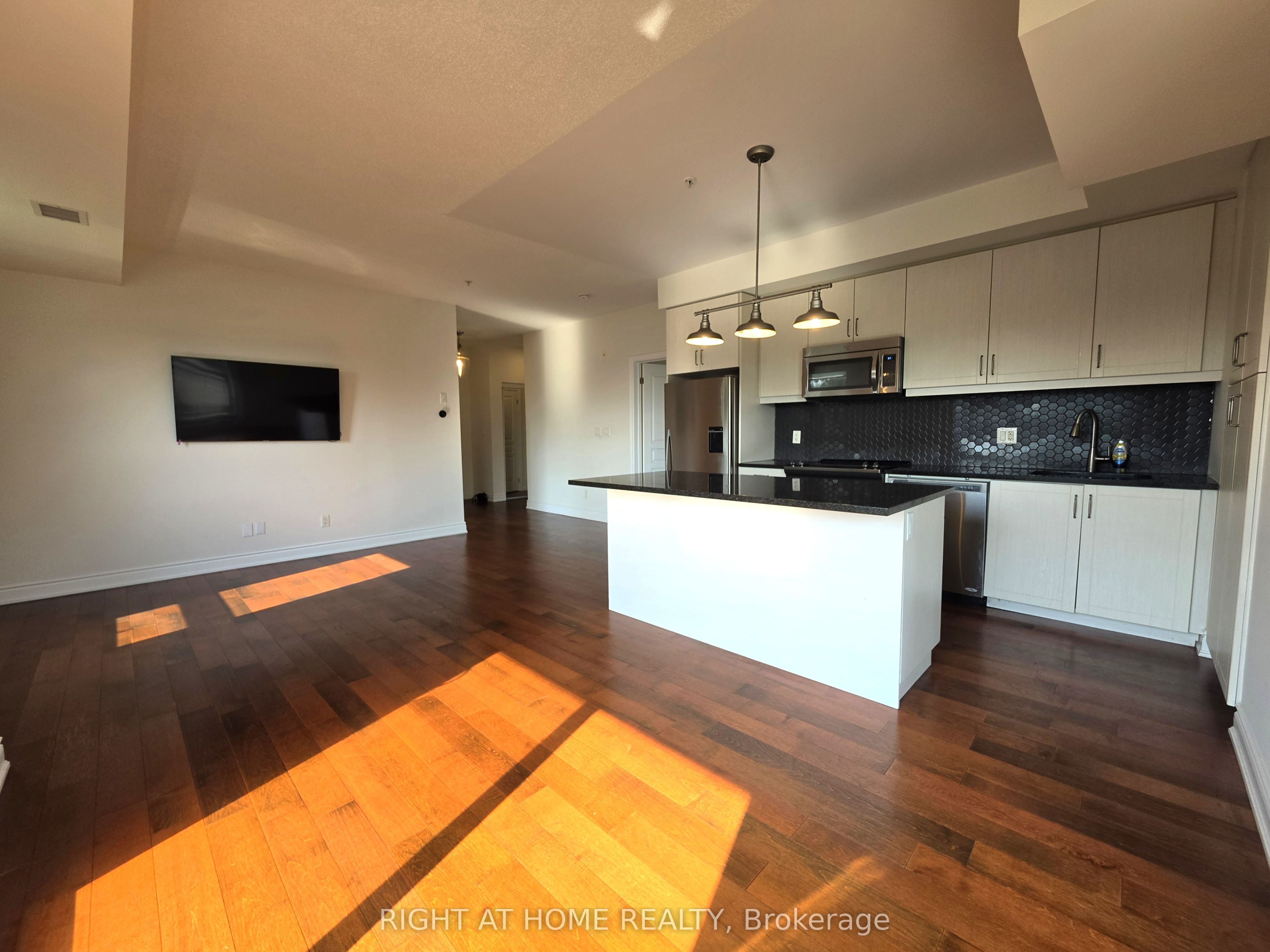 3170 Erin Mills Parkway 236, Mississauga, ON L5L 0B6 photo 3
