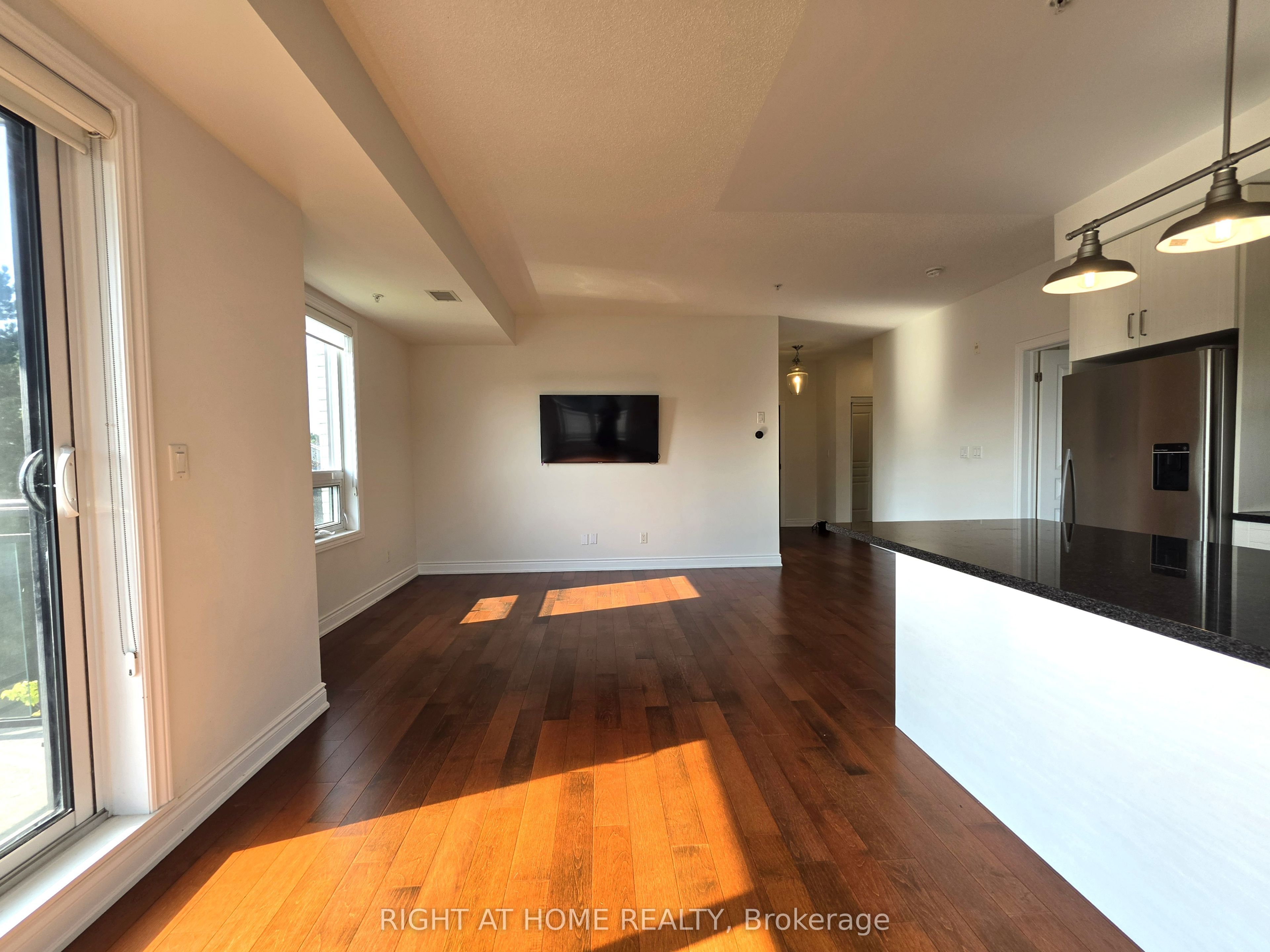 3170 Erin Mills Parkway 236, Mississauga, ON L5L 0B6 photo 5