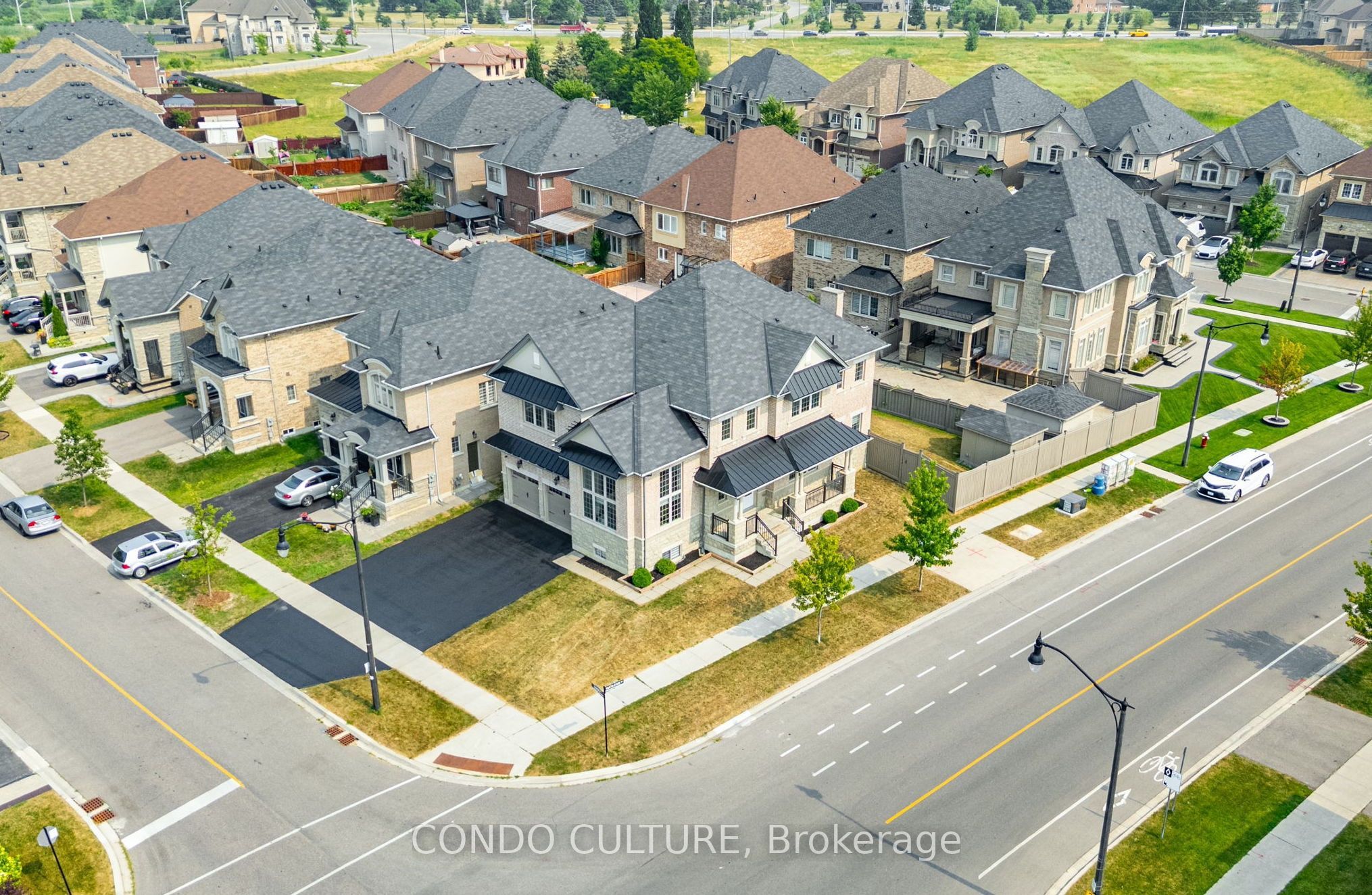 23 Martin Byrne Drive, Brampton, ON L6P 4G2 photo 2