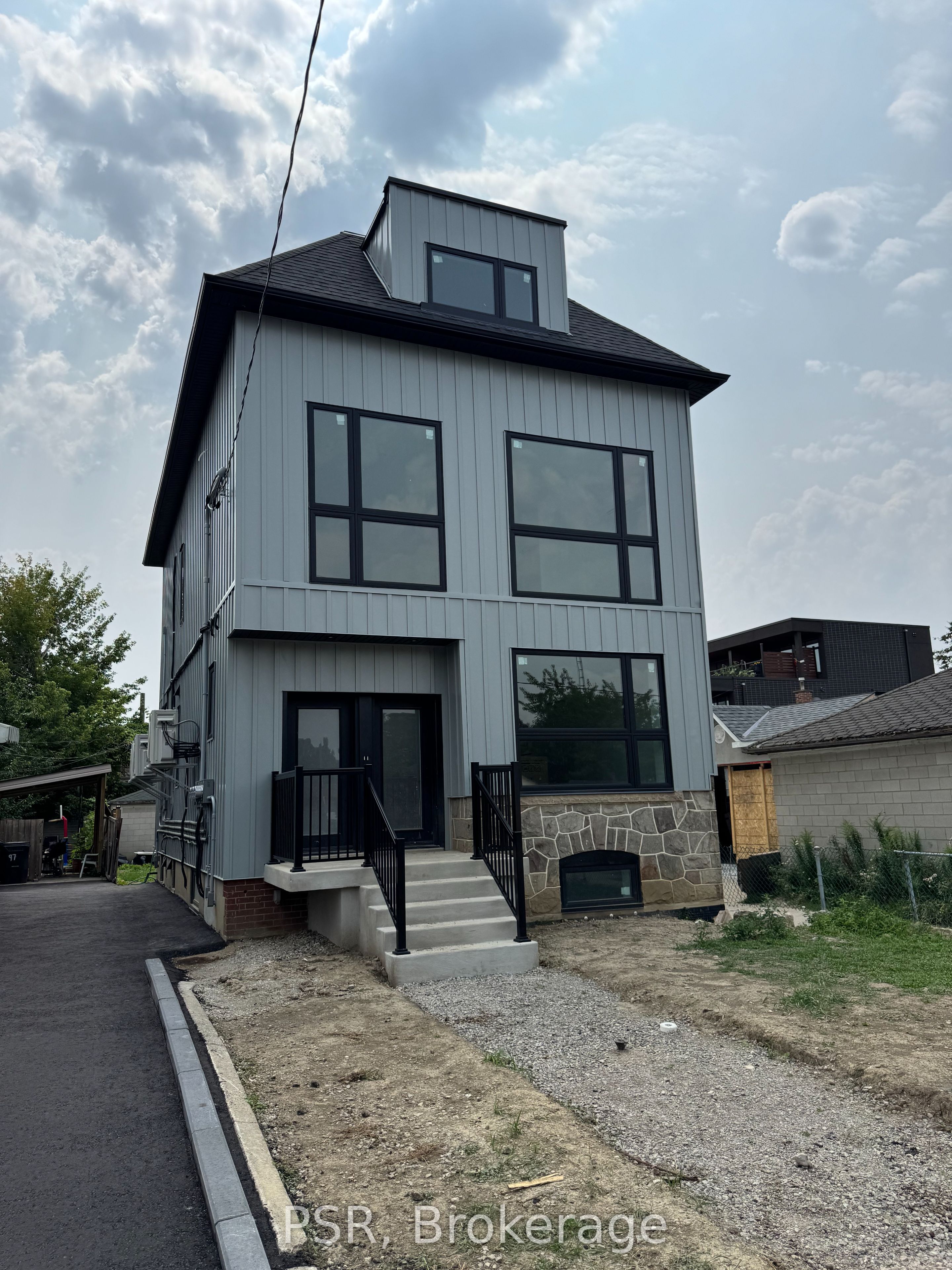 99 Ypres Road Lower, Toronto, ON M6M 3X2 photo 2