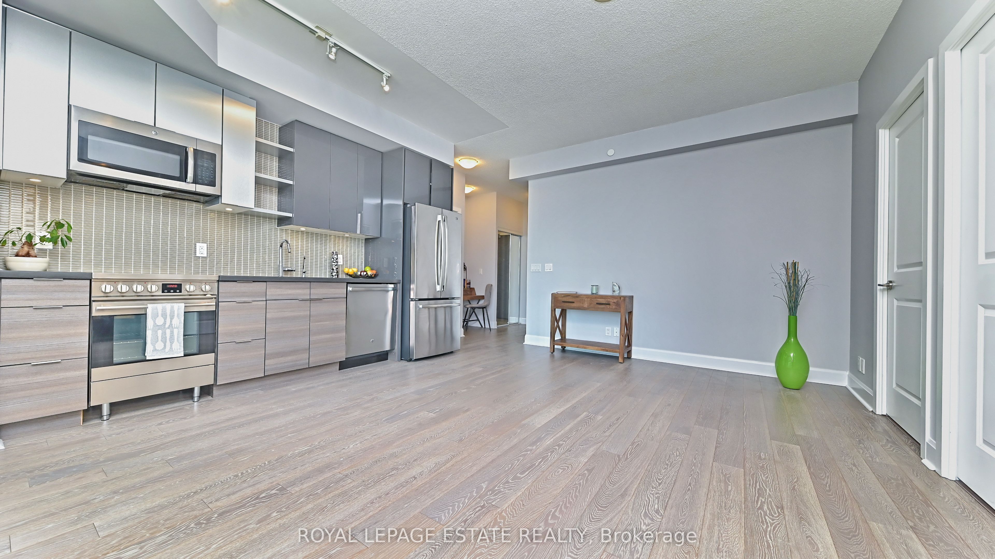 33 Shore Breeze Drive 2901, Toronto, ON M8V 1A1 photo 4