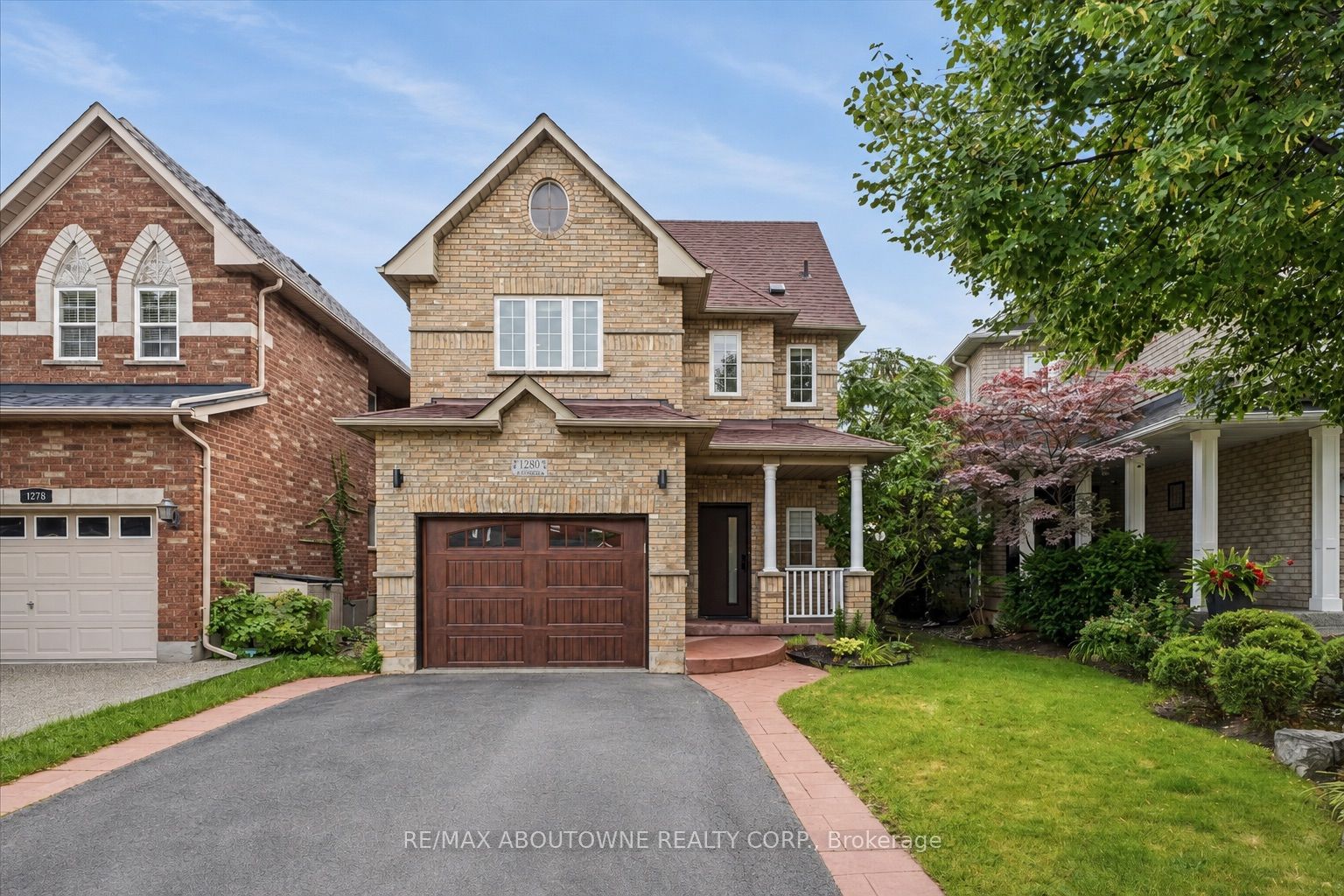 1282 Parkhurst Drive, Oakville, ON L6M 3V7 photo 2