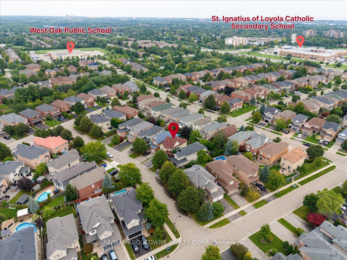 1282 Parkhurst Drive, Oakville, ON L6M 3V7 photo 4