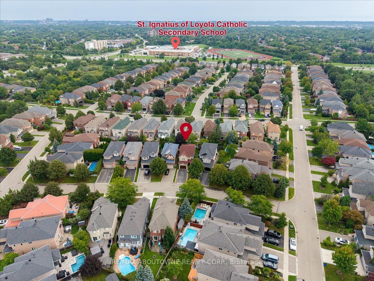 1282 Parkhurst Drive, Oakville, ON L6M 3V7 photo 5