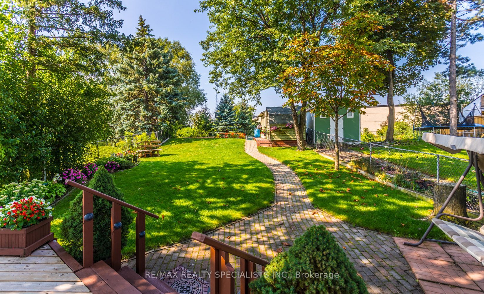 32 Falconer Drive, Mississauga, ON L5N 1M4 photo 2