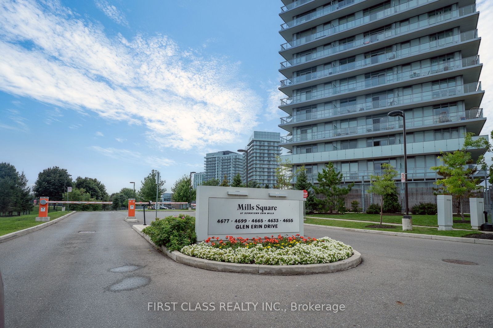 4699 Glen Erin Drive 605, Mississauga, ON L5M 2E5 photo 2