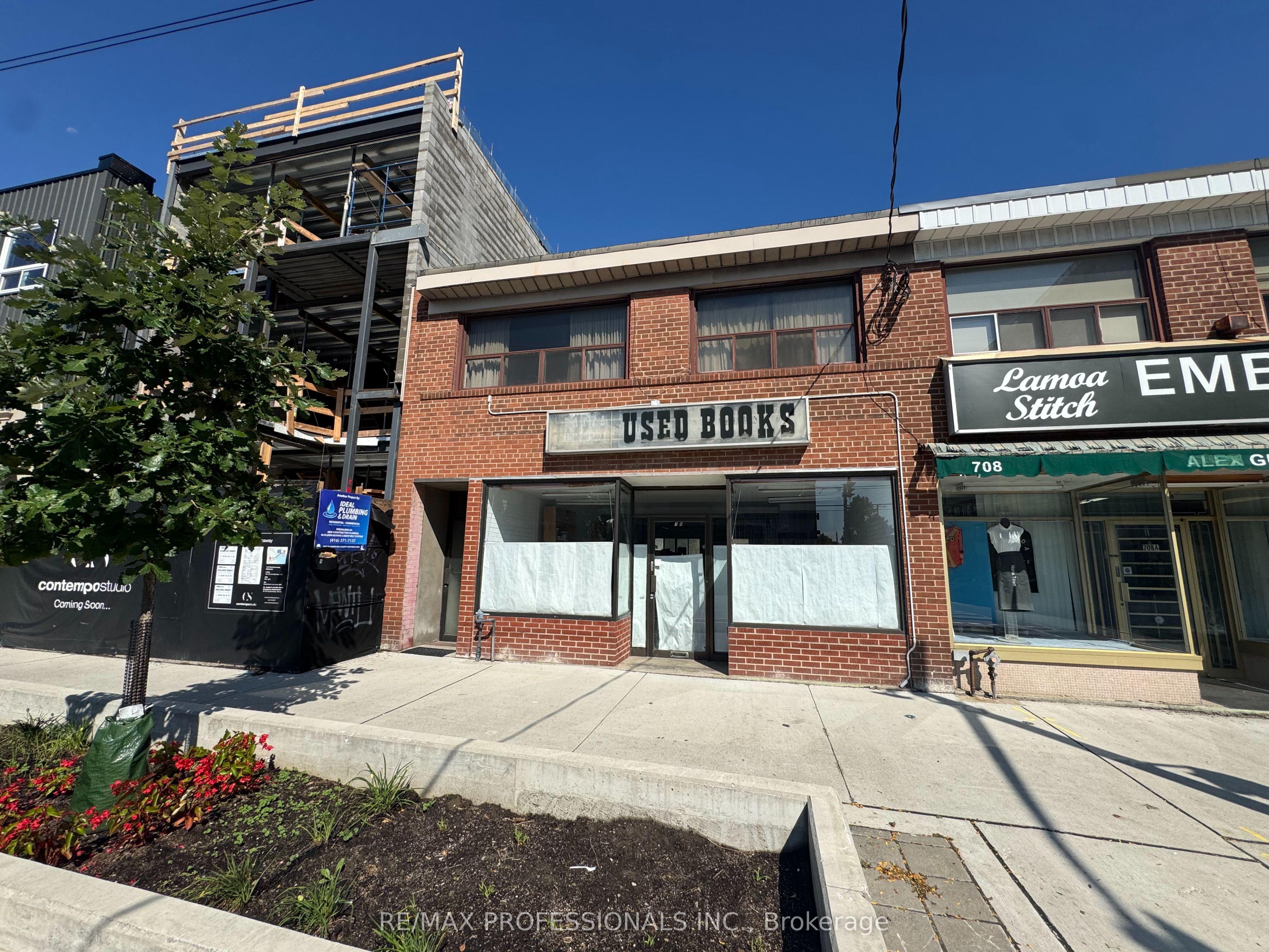 710 The Queensway Avenue, Toronto, ON M8Y 1L3 photo 2