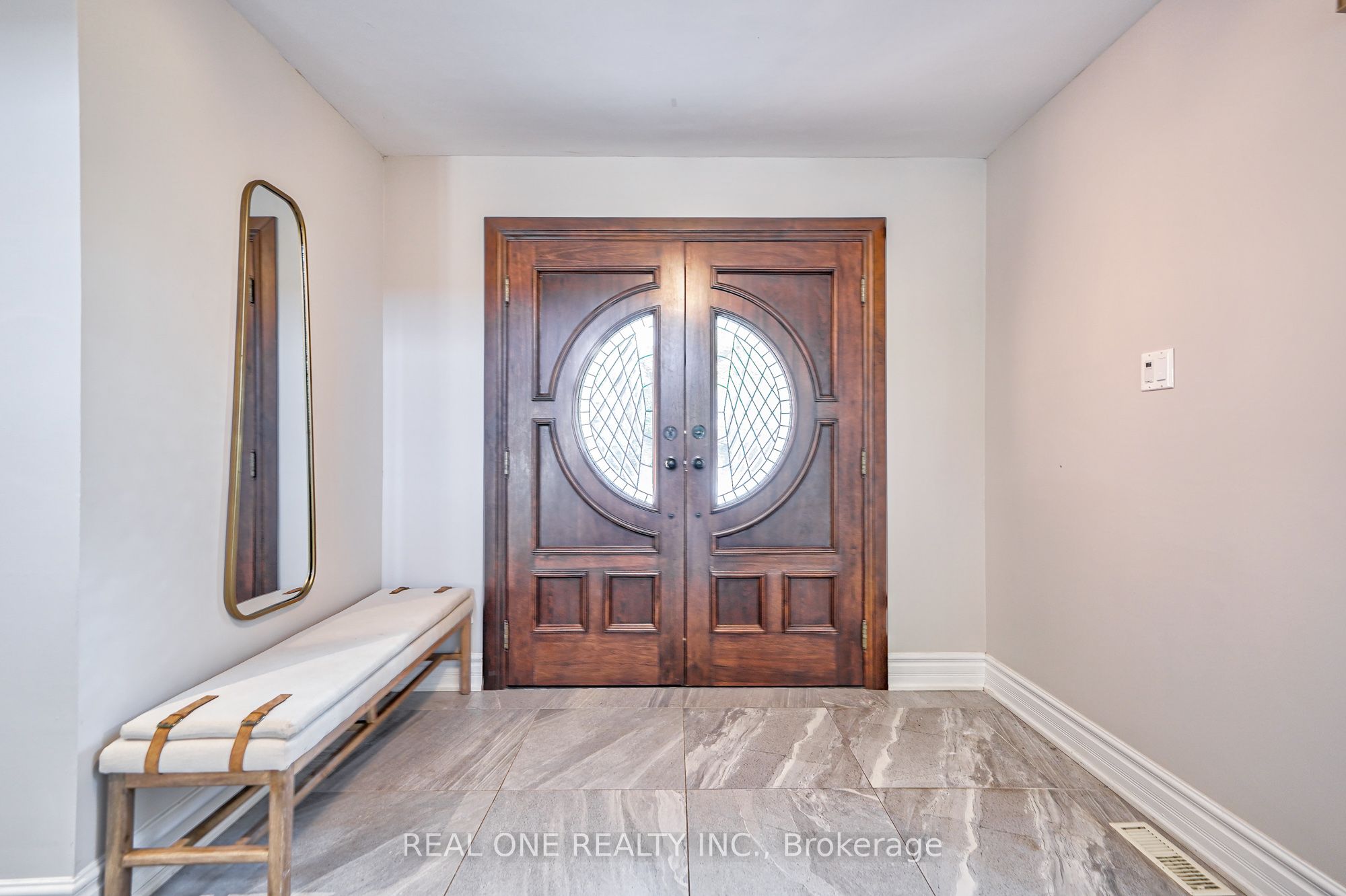 1321 Monks Passage, Oakville, ON L6M 1K6 photo 2
