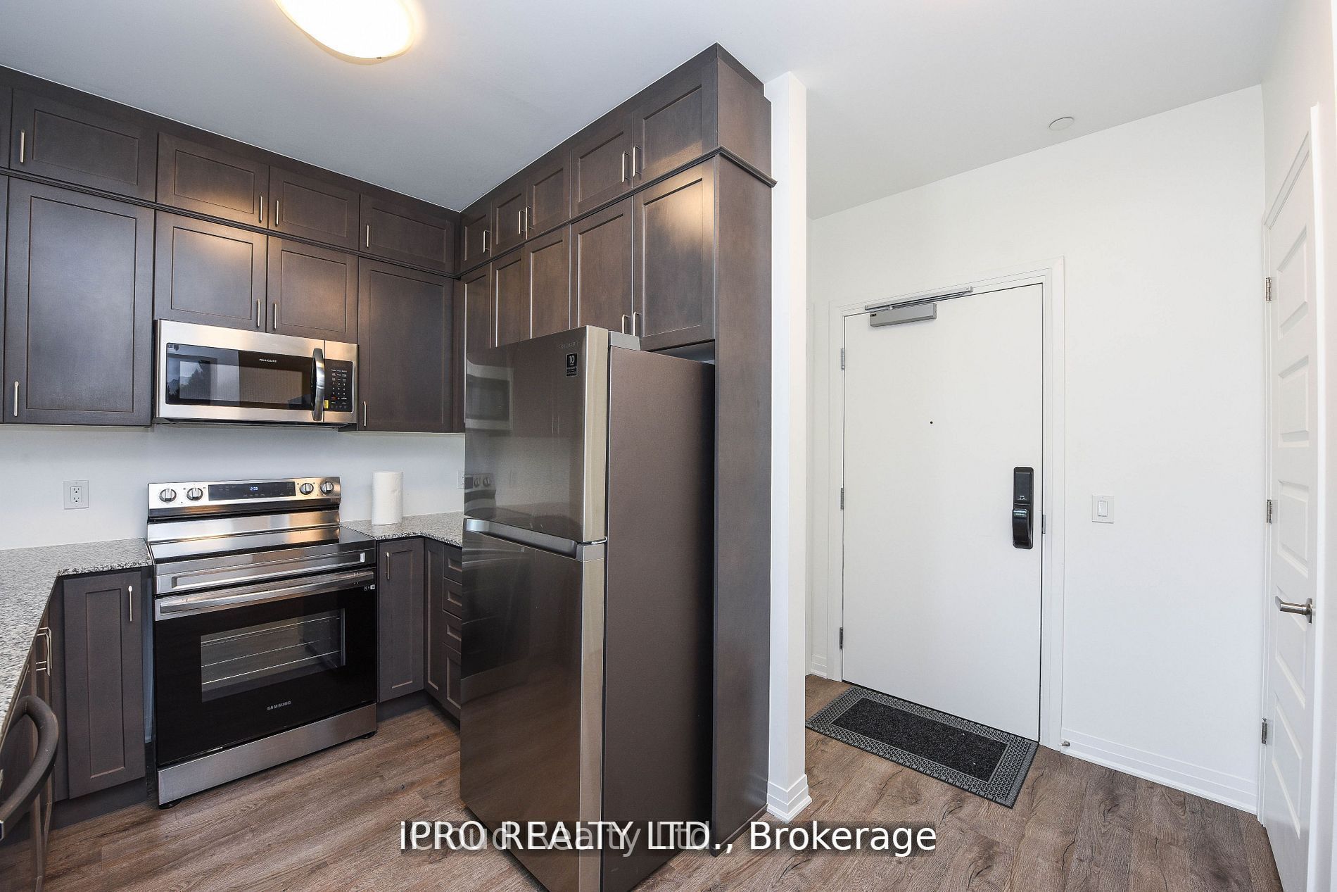 95 Dundas St W Street 004, Oakville, ON L6M 5N4 photo 4