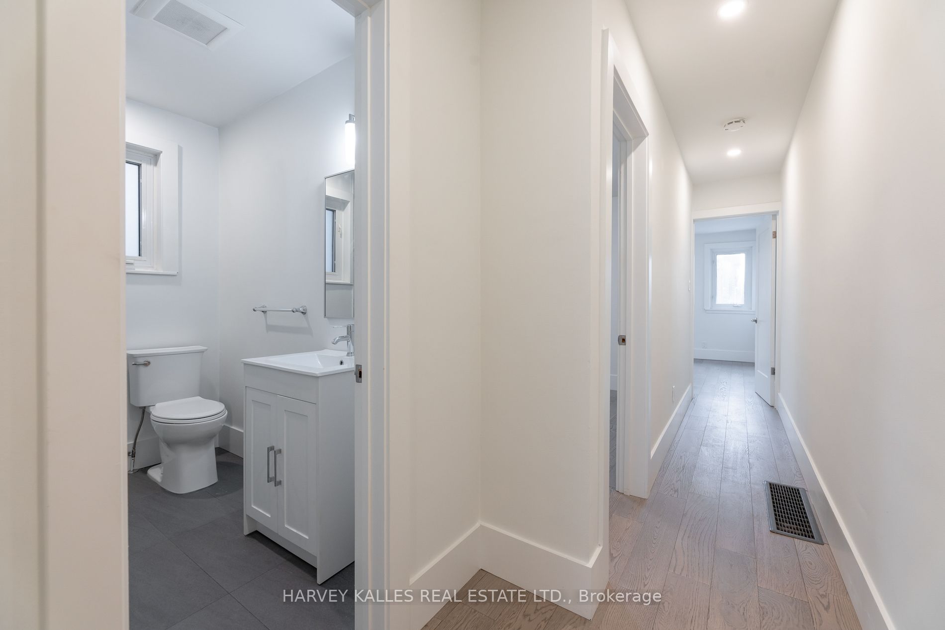 210 Christie Street 2, Toronto, ON M6G 3B7 photo 4