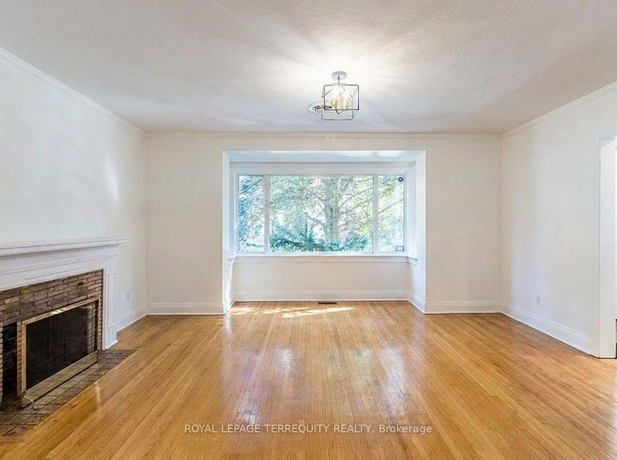 24 Elsfield Road, Toronto, ON M8Y 3R4 photo 2