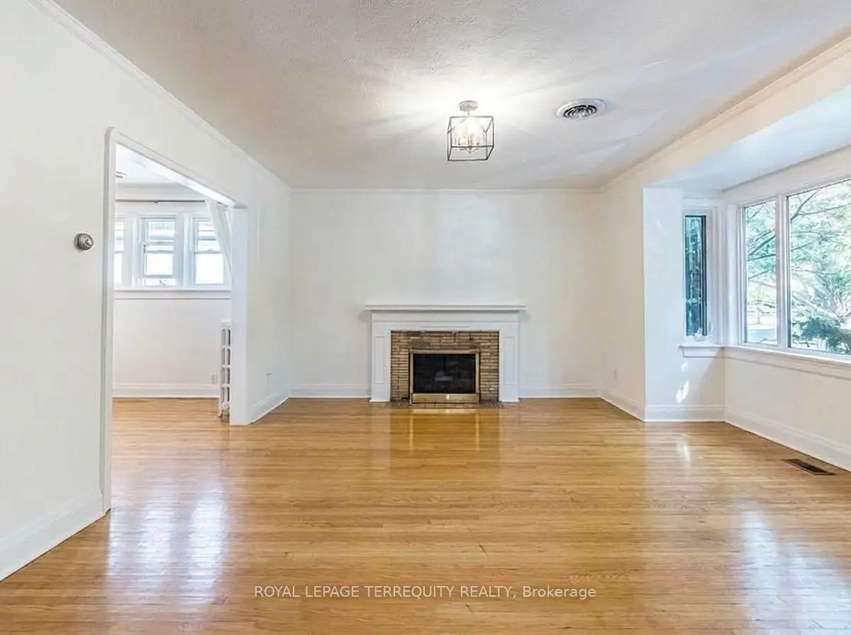 24 Elsfield Road, Toronto, ON M8Y 3R4 photo 3
