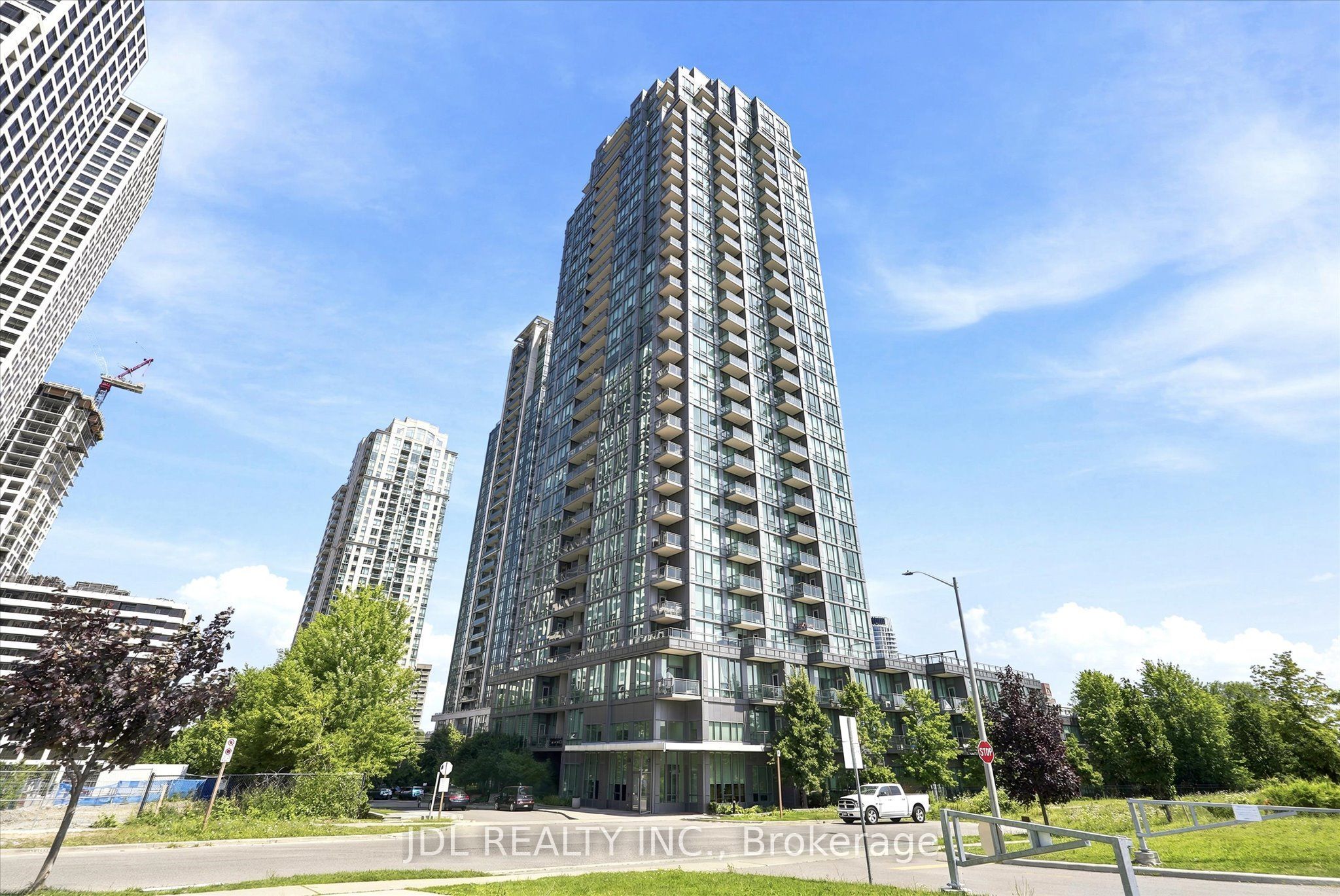 3525 Kariya Drive 811, Mississauga, ON L5B 0C2