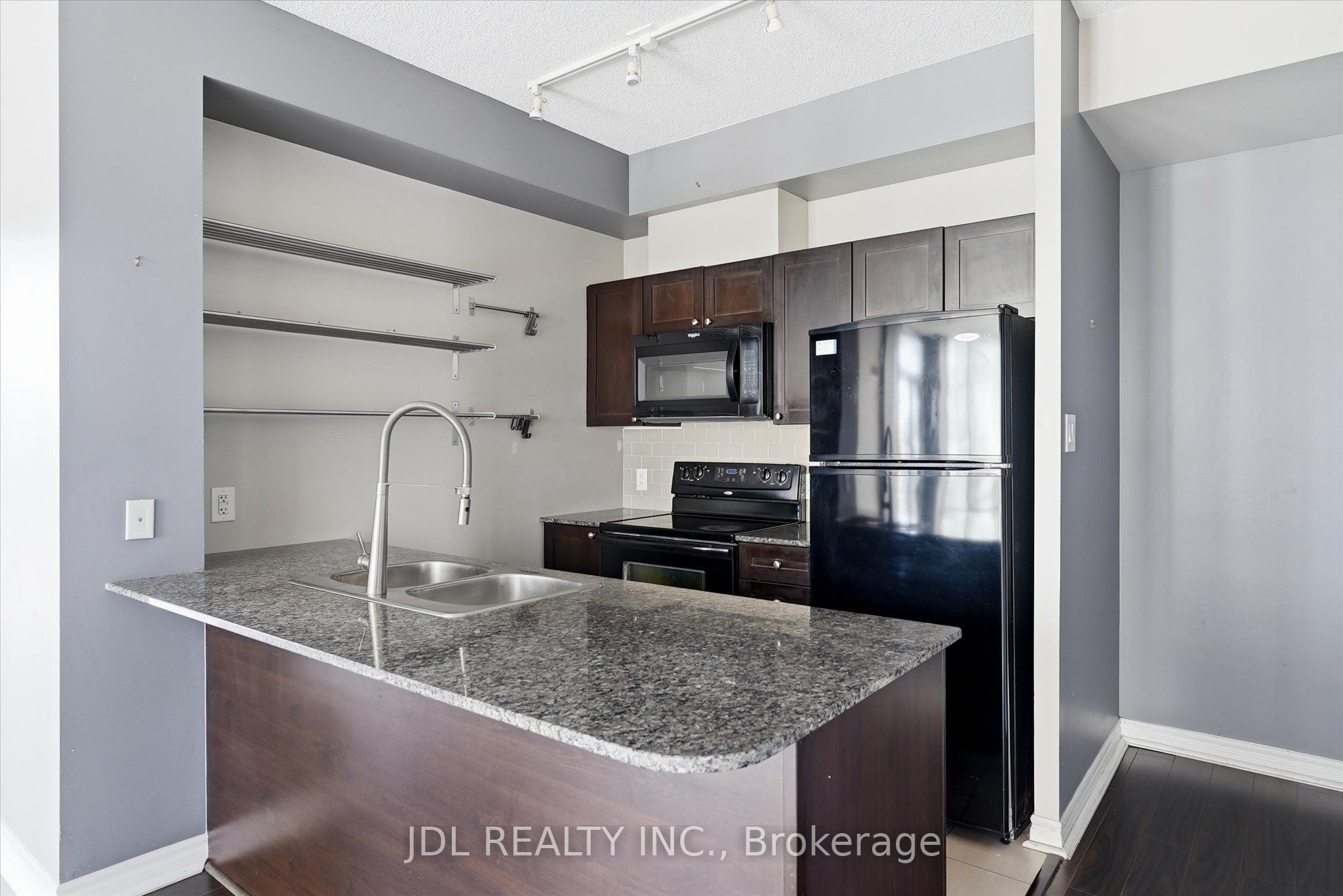 3525 Kariya Drive 811, Mississauga, ON L5B 0C2 photo 5